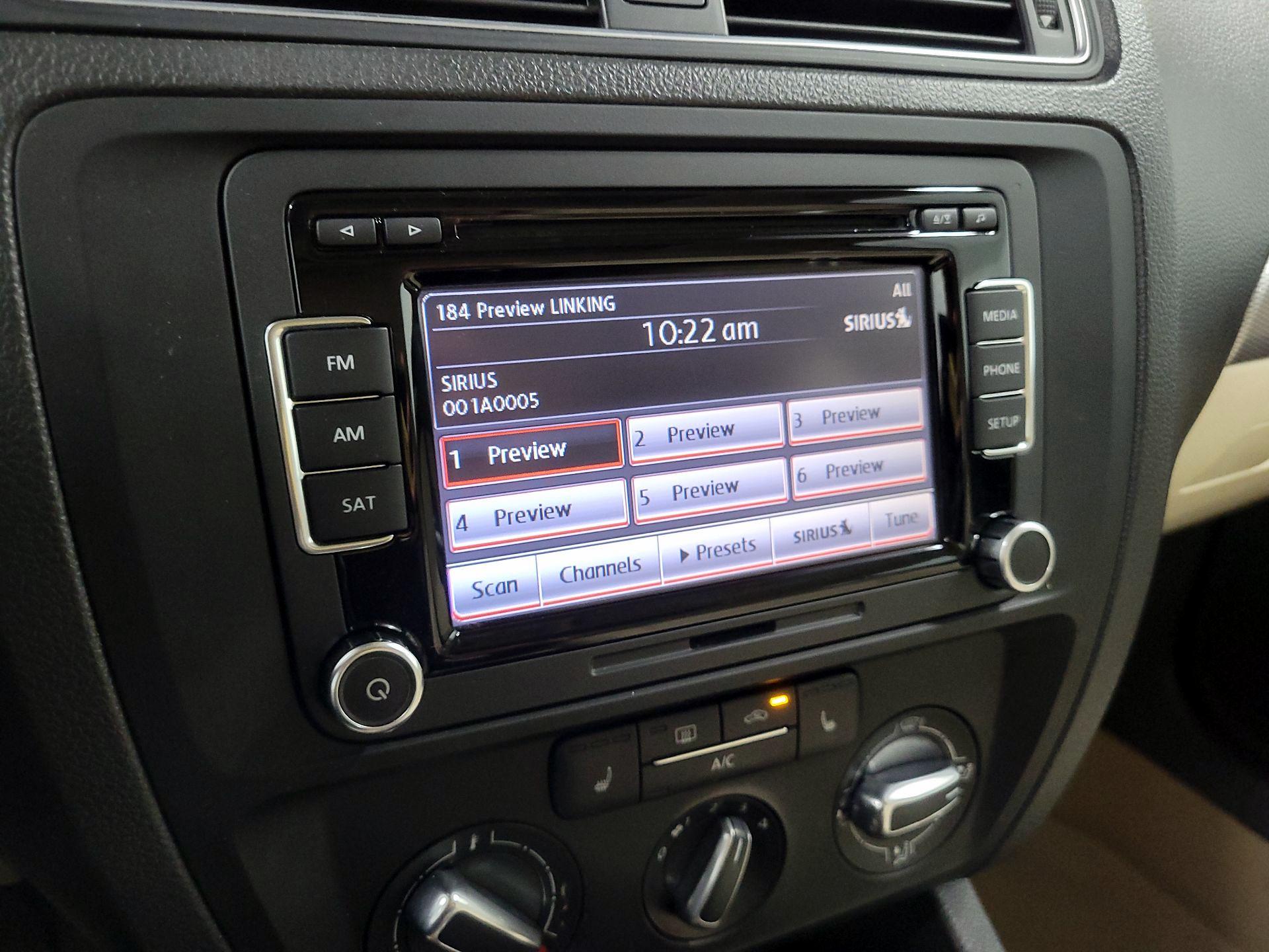 Thumbnail: 2015 Volkswagen Jetta - 15