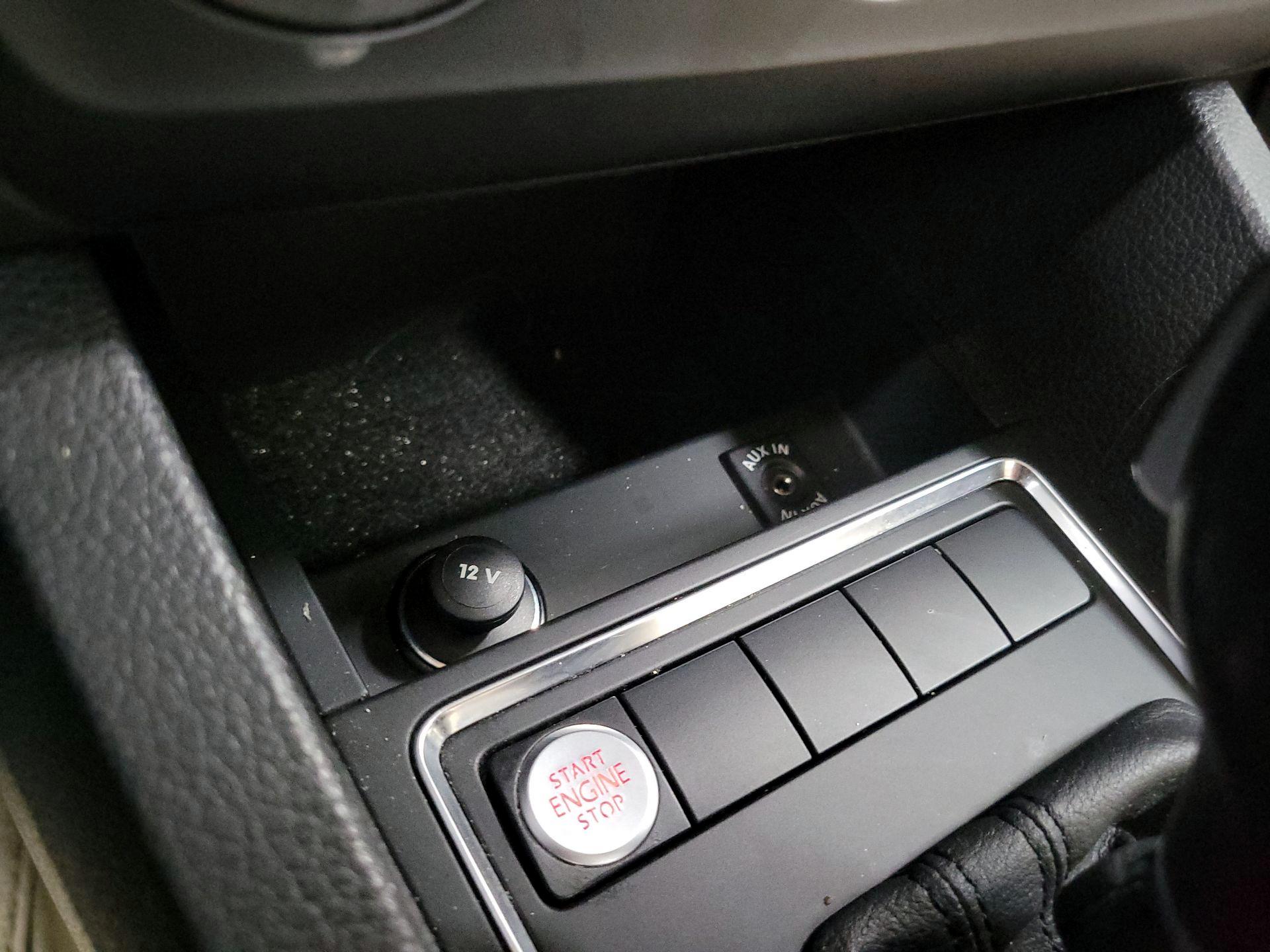 Thumbnail: 2015 Volkswagen Jetta - 18