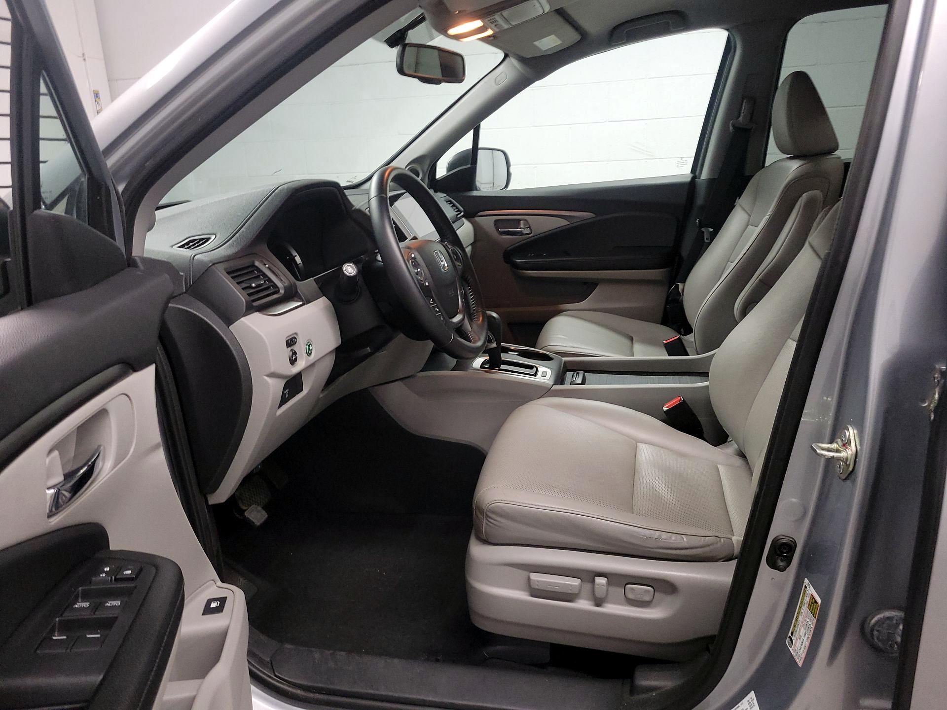 Thumbnail: 2017 Honda Ridgeline - 11