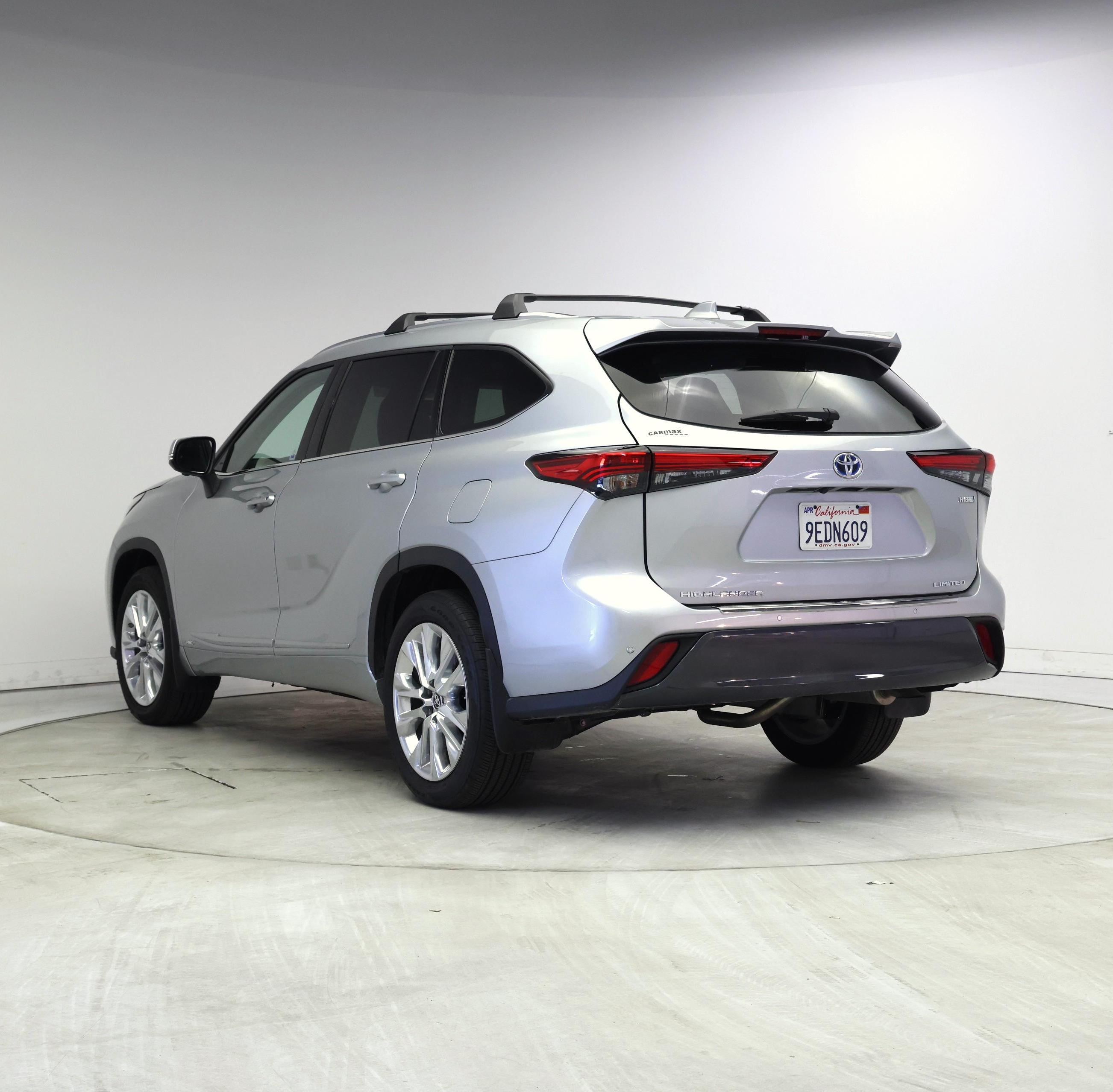 Thumbnail: 2023 Toyota Highlander - 2