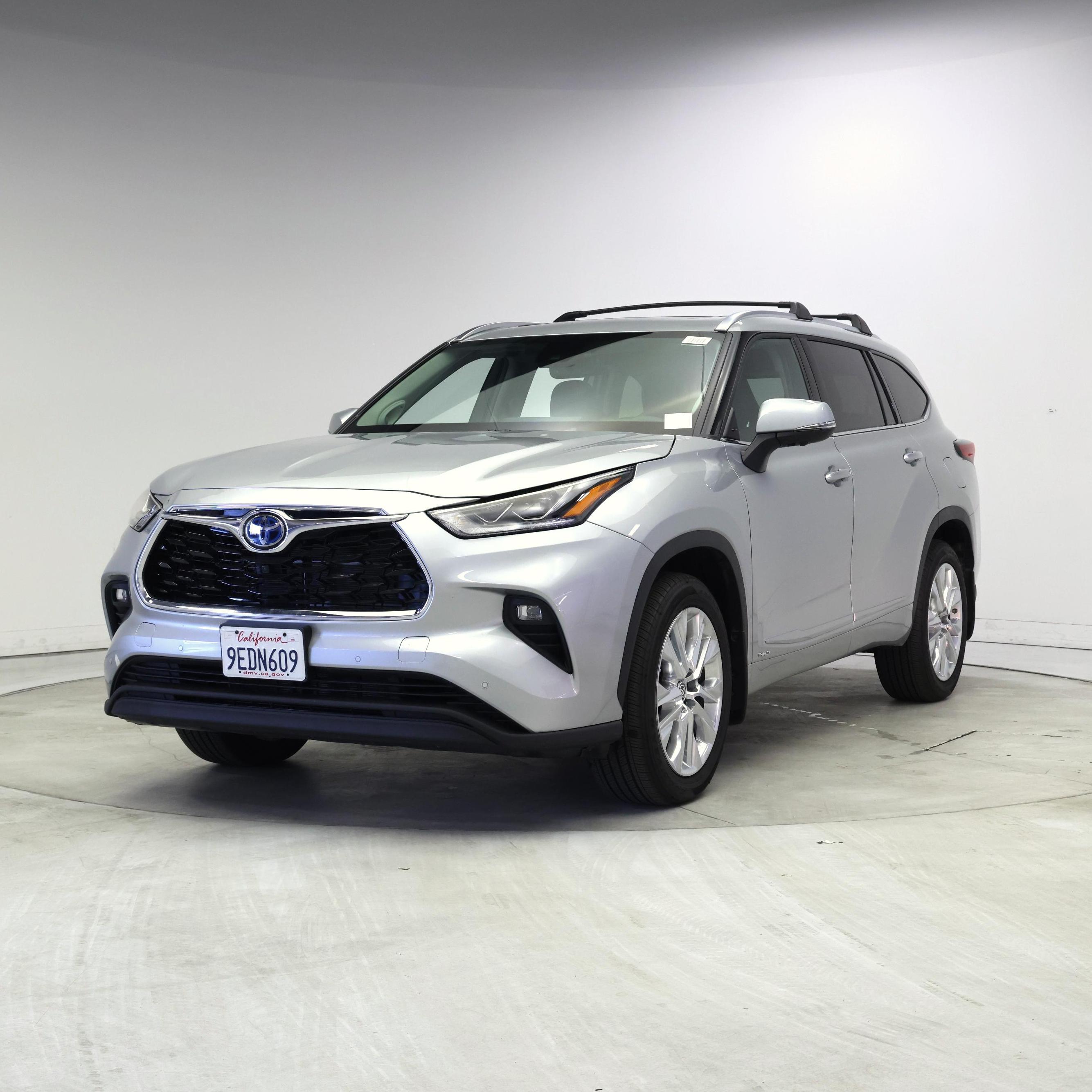 Thumbnail: 2023 Toyota Highlander - 4