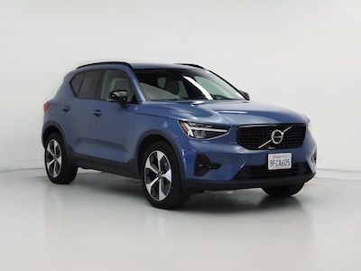 2023 Volvo XC40 B5 Plus Dark Theme