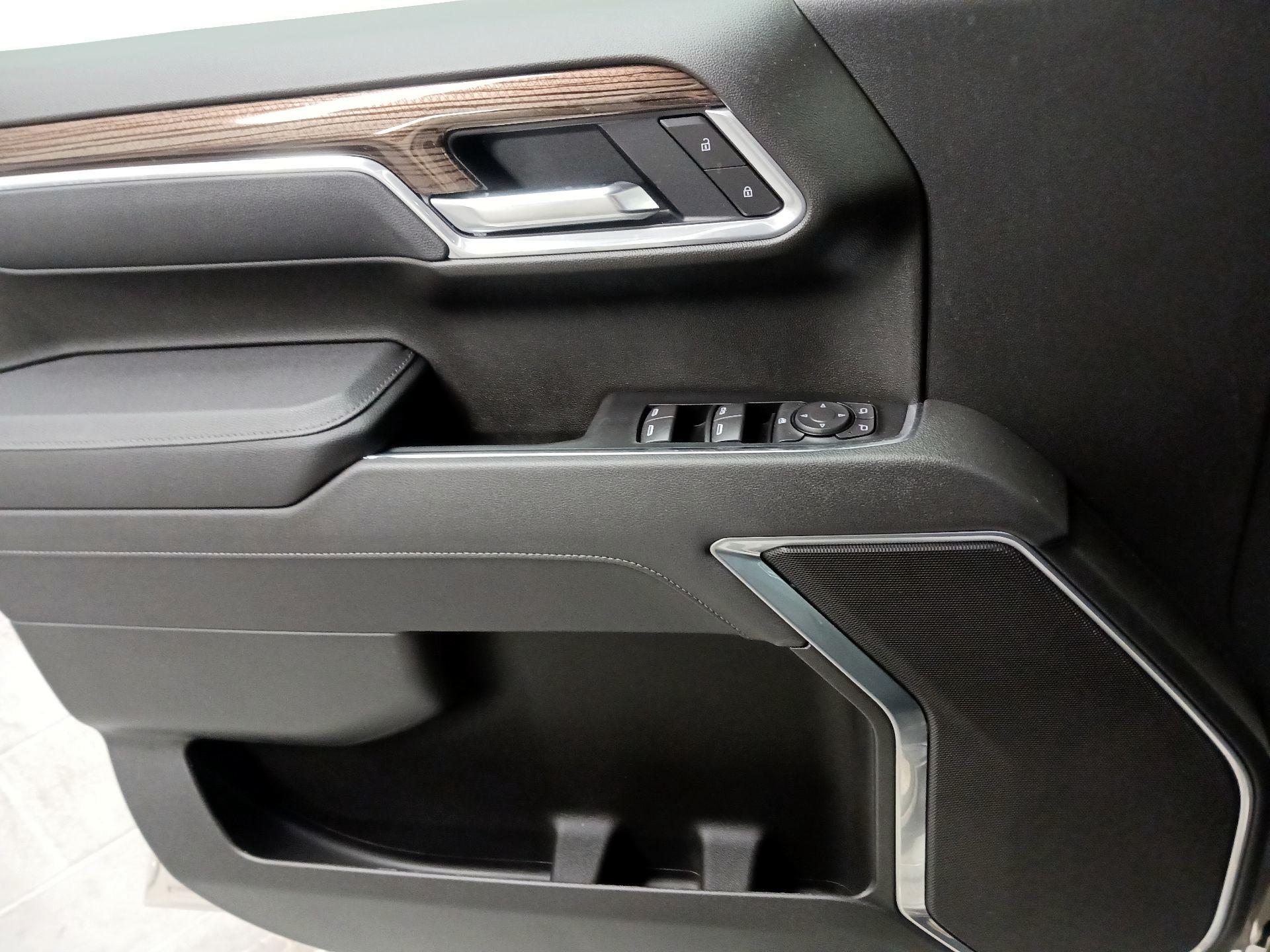 Thumbnail: 2026 Chevrolet Silverado 1500 - 12