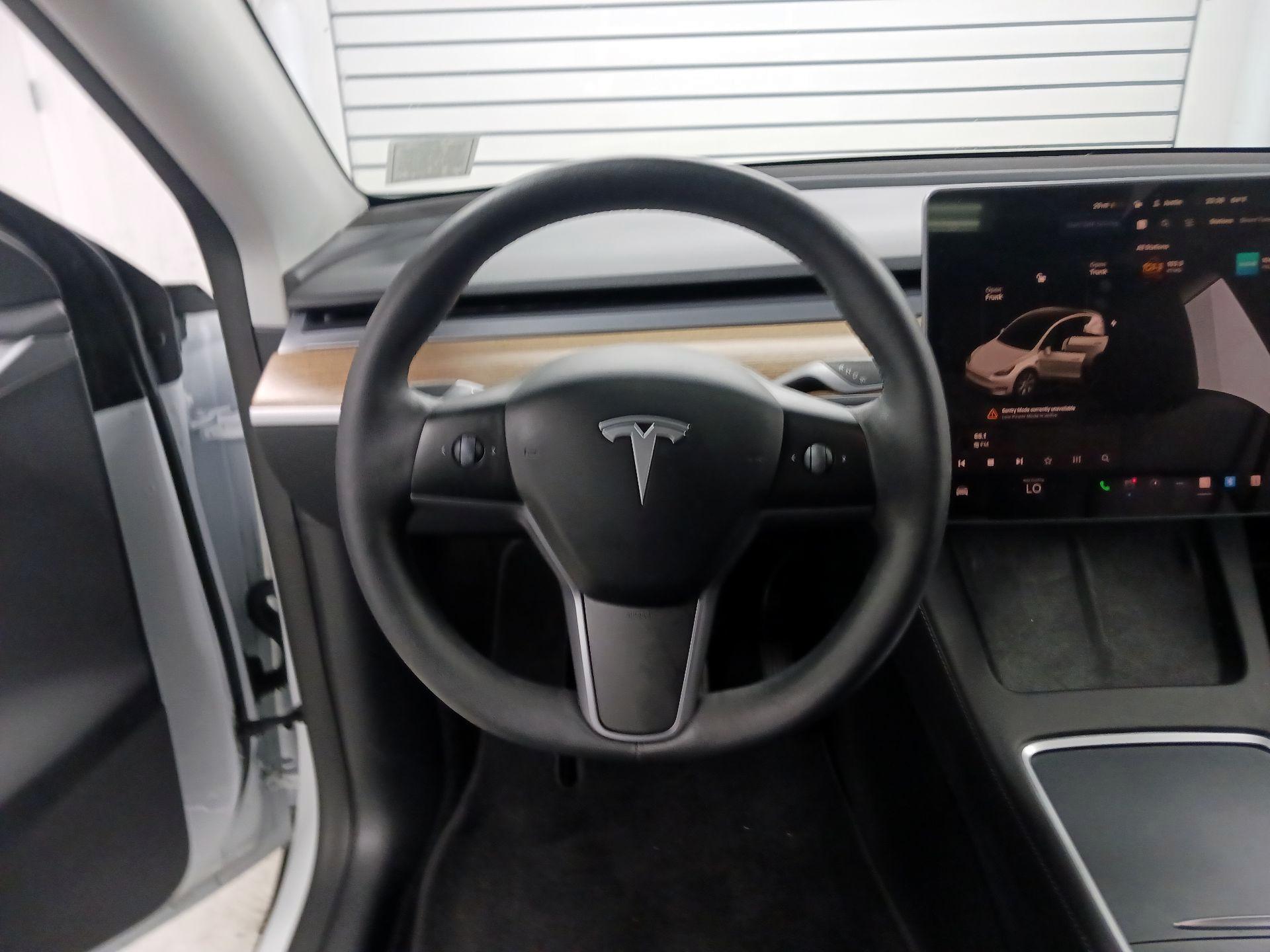 Thumbnail: 2023 Tesla Model Y - 10