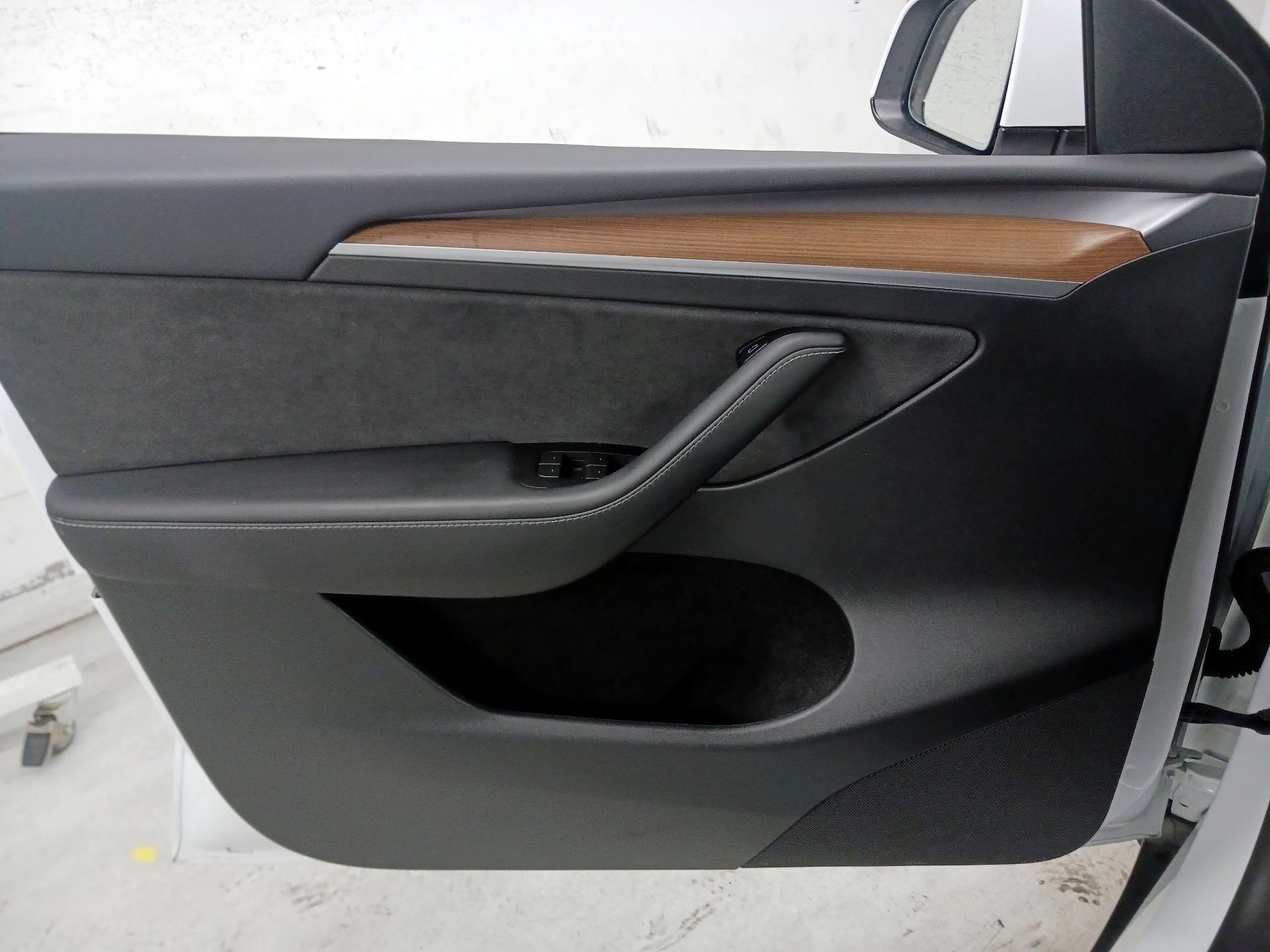 Thumbnail: 2023 Tesla Model Y - 12