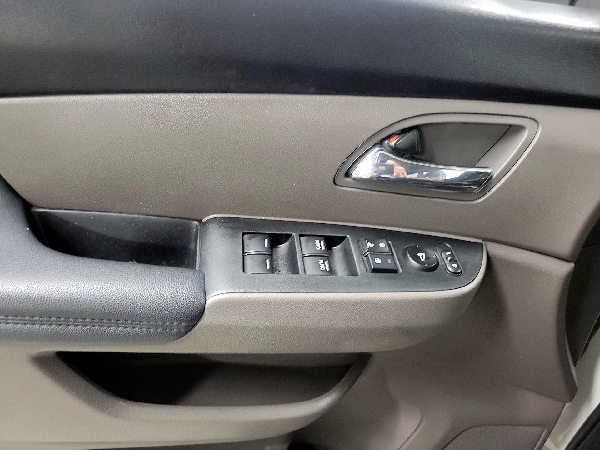 Thumbnail: 2015 Honda Odyssey - 12