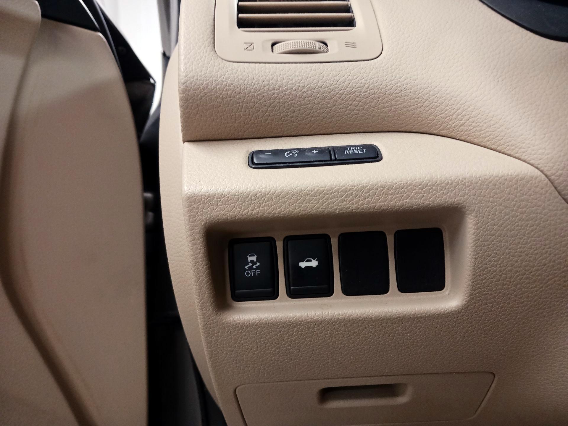 Thumbnail: 2014 Nissan Altima - 13