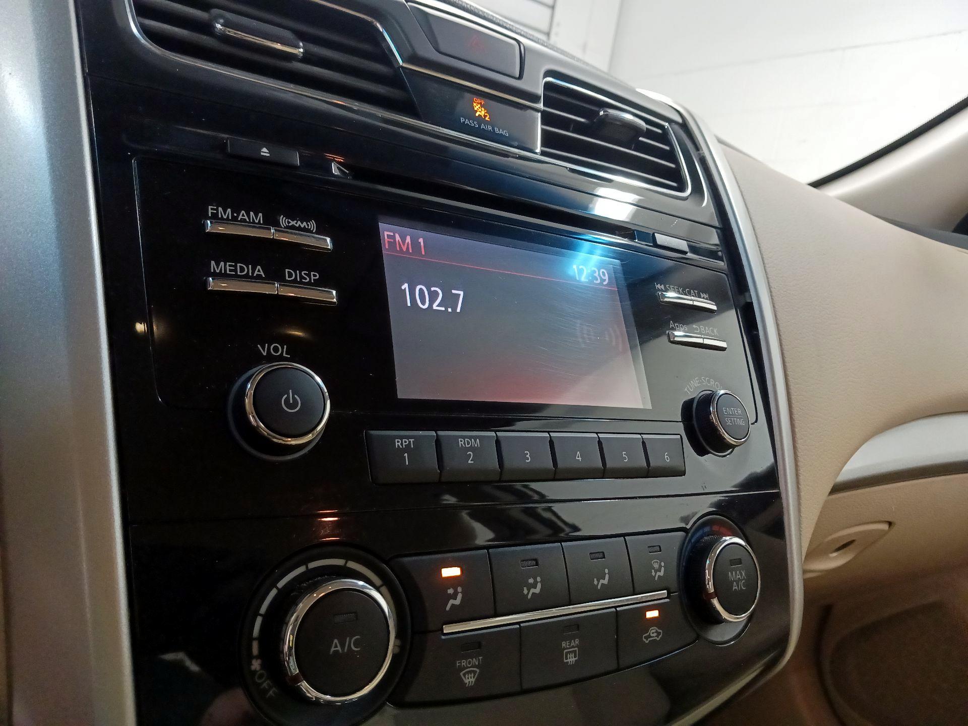 Thumbnail: 2014 Nissan Altima - 15