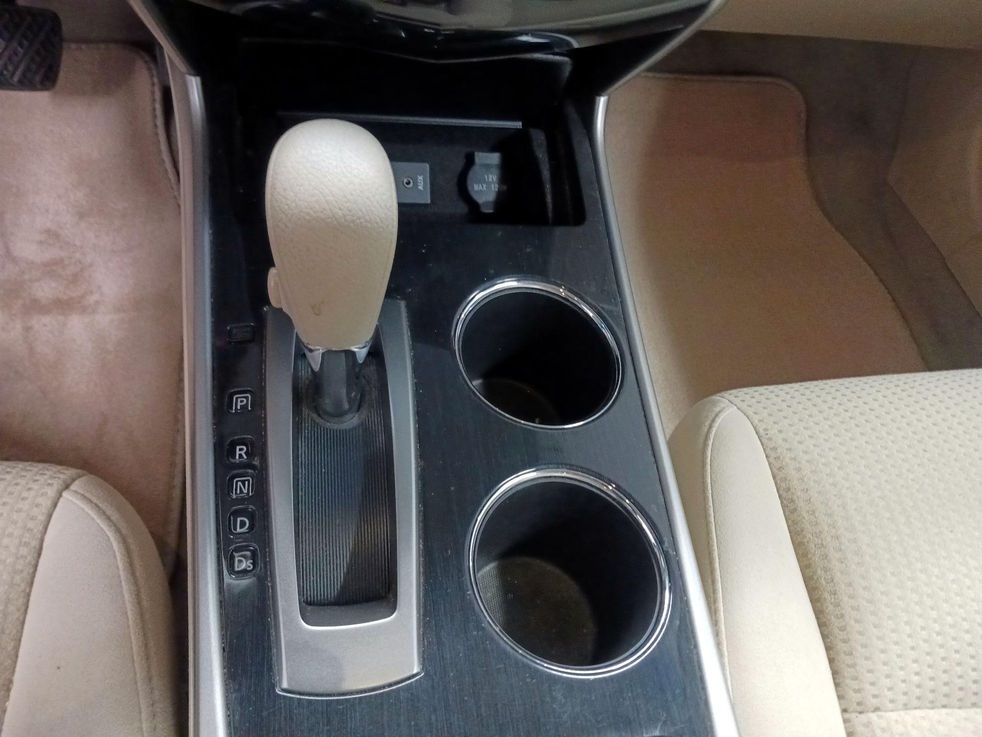 Thumbnail: 2014 Nissan Altima - 17
