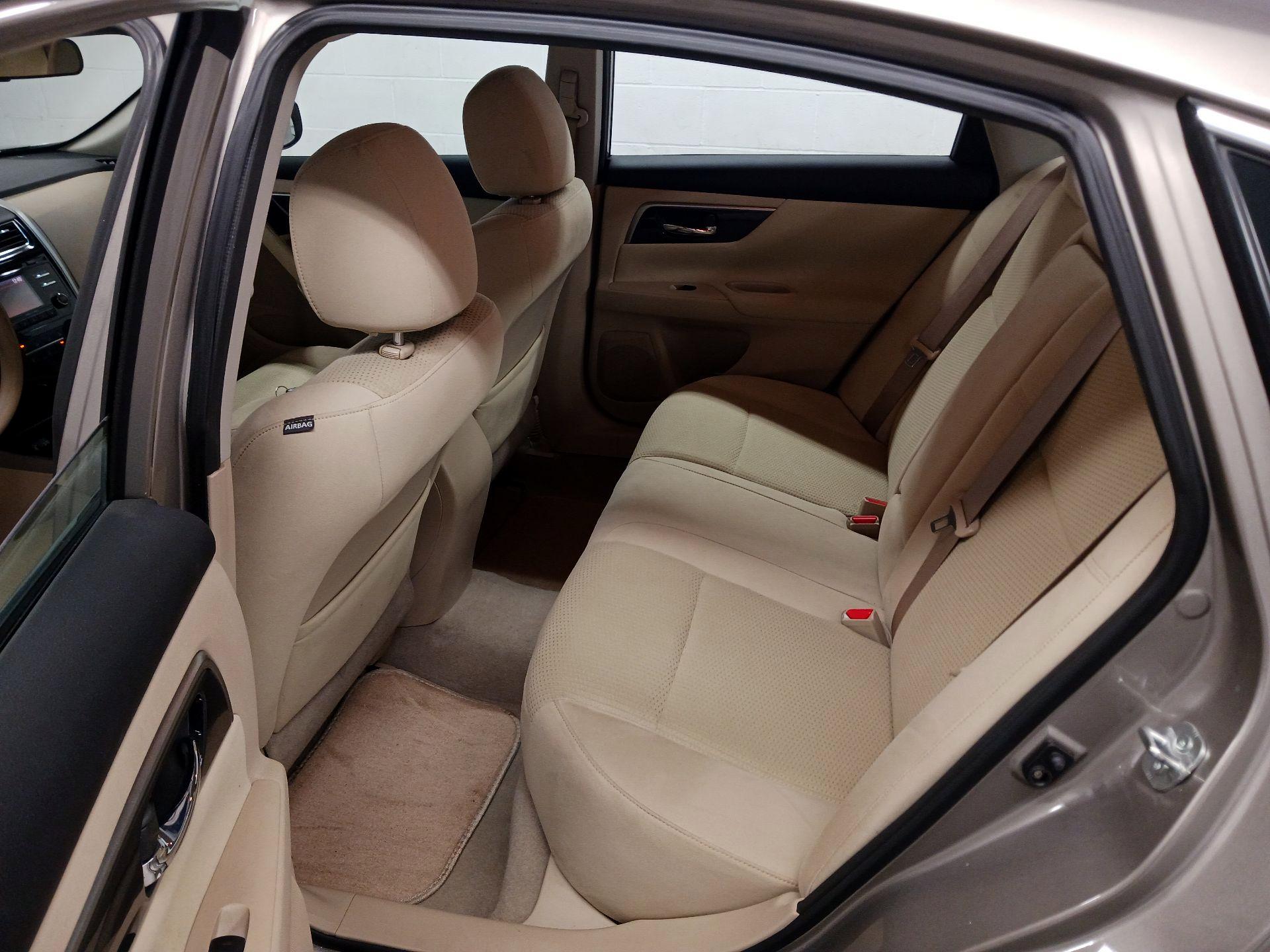 Thumbnail: 2014 Nissan Altima - 19