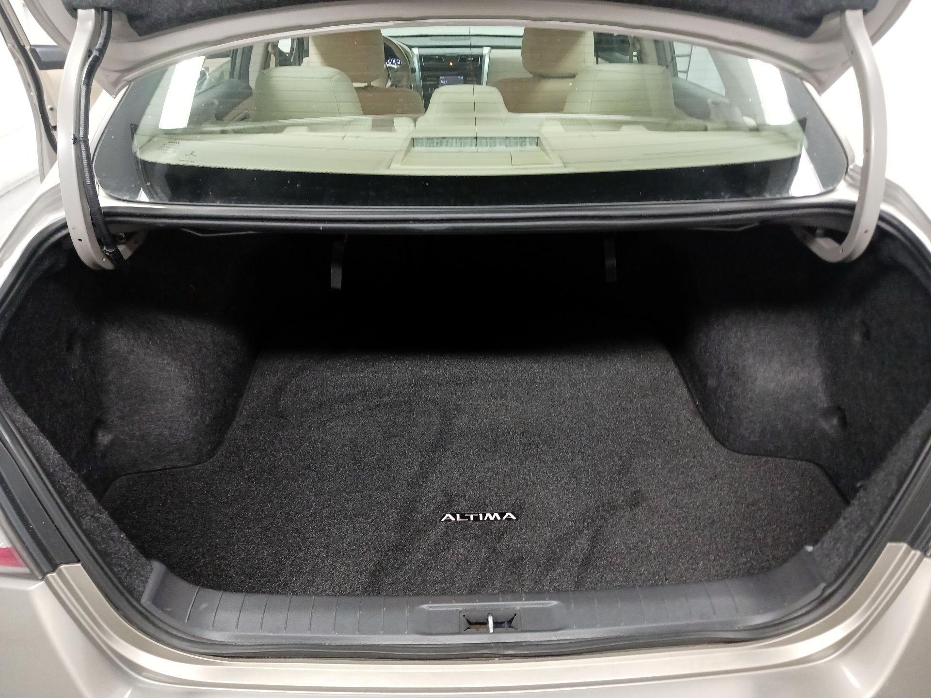Thumbnail: 2014 Nissan Altima - 20