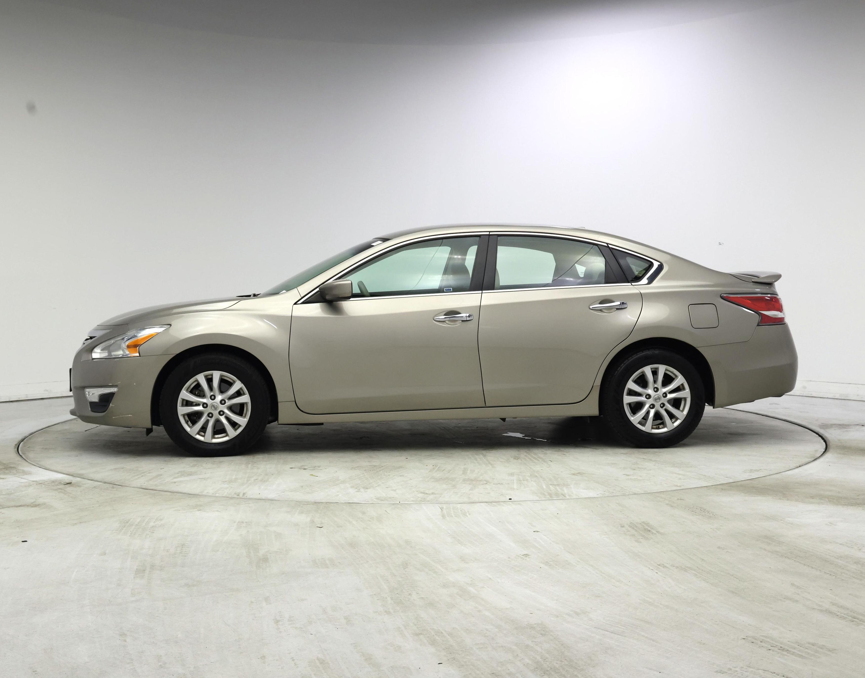 Thumbnail: 2014 Nissan Altima - 3