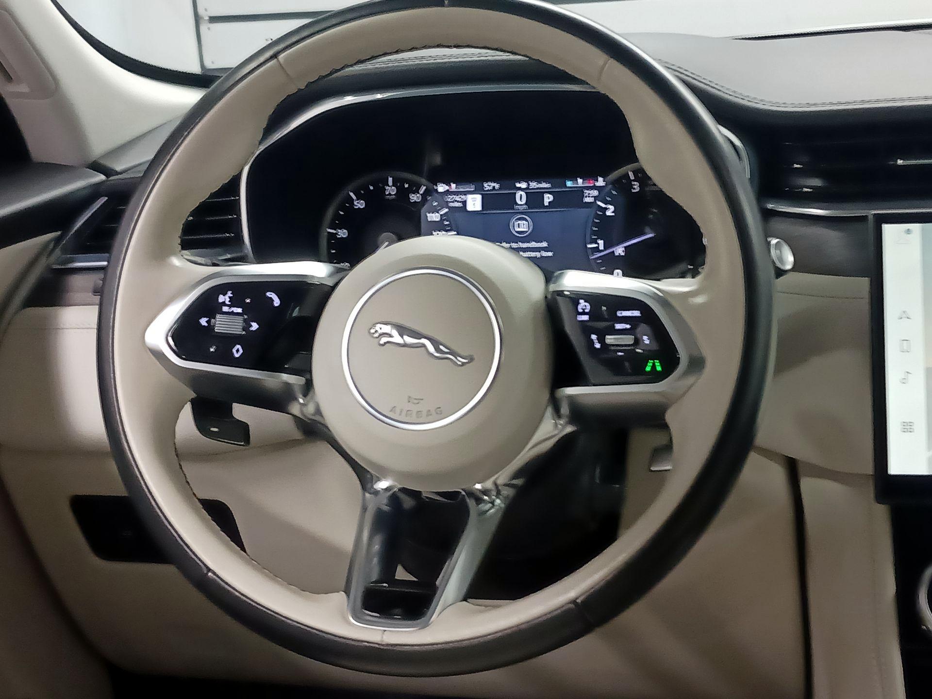 Thumbnail: 2023 Jaguar F-Pace - 10