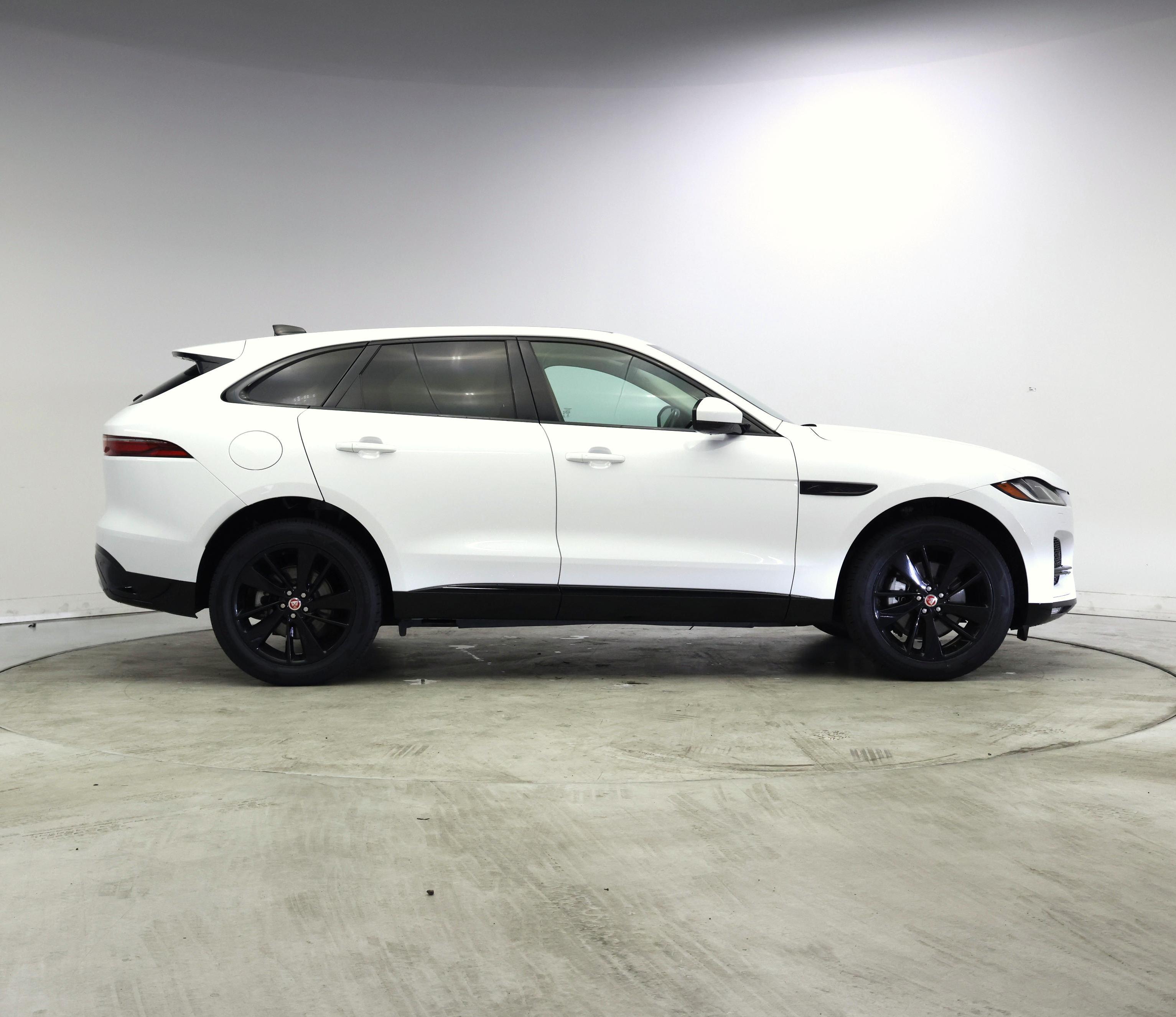 Thumbnail: 2023 Jaguar F-Pace - 7
