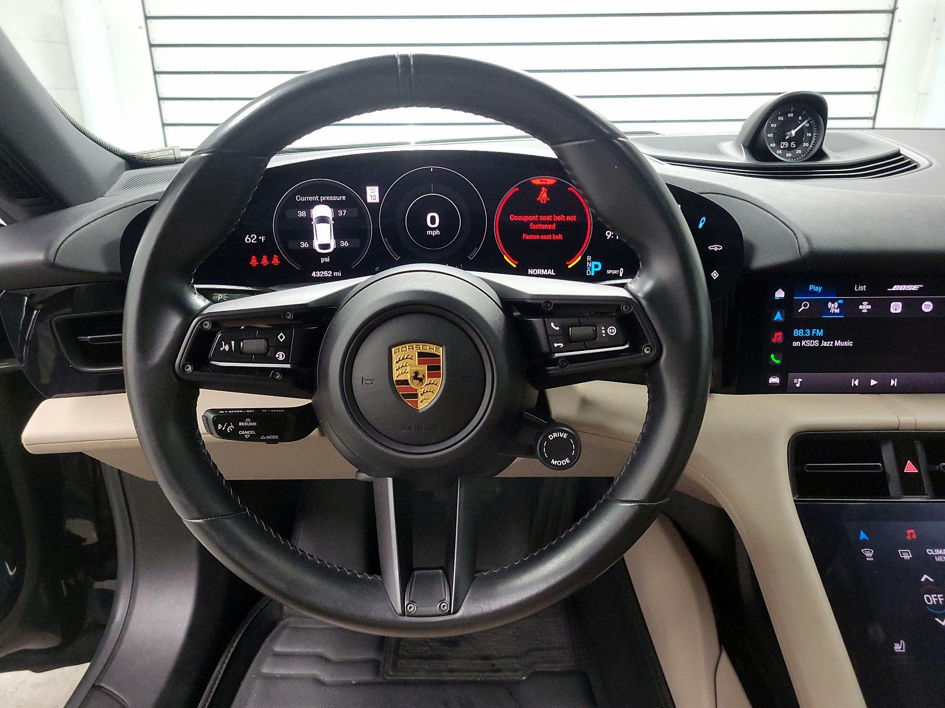 Thumbnail: 2022 Porsche Taycan - 10