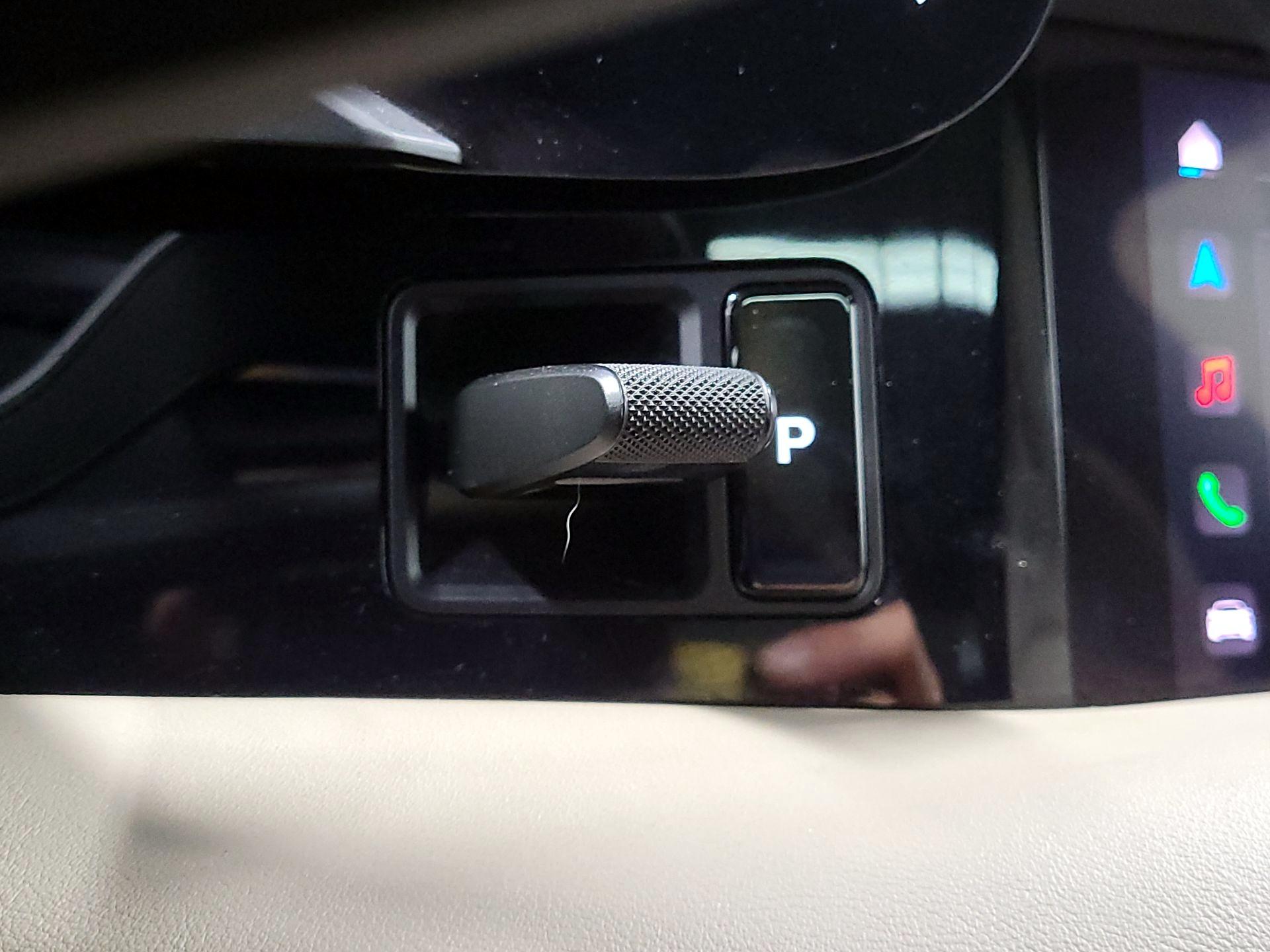 Thumbnail: 2022 Porsche Taycan - 16