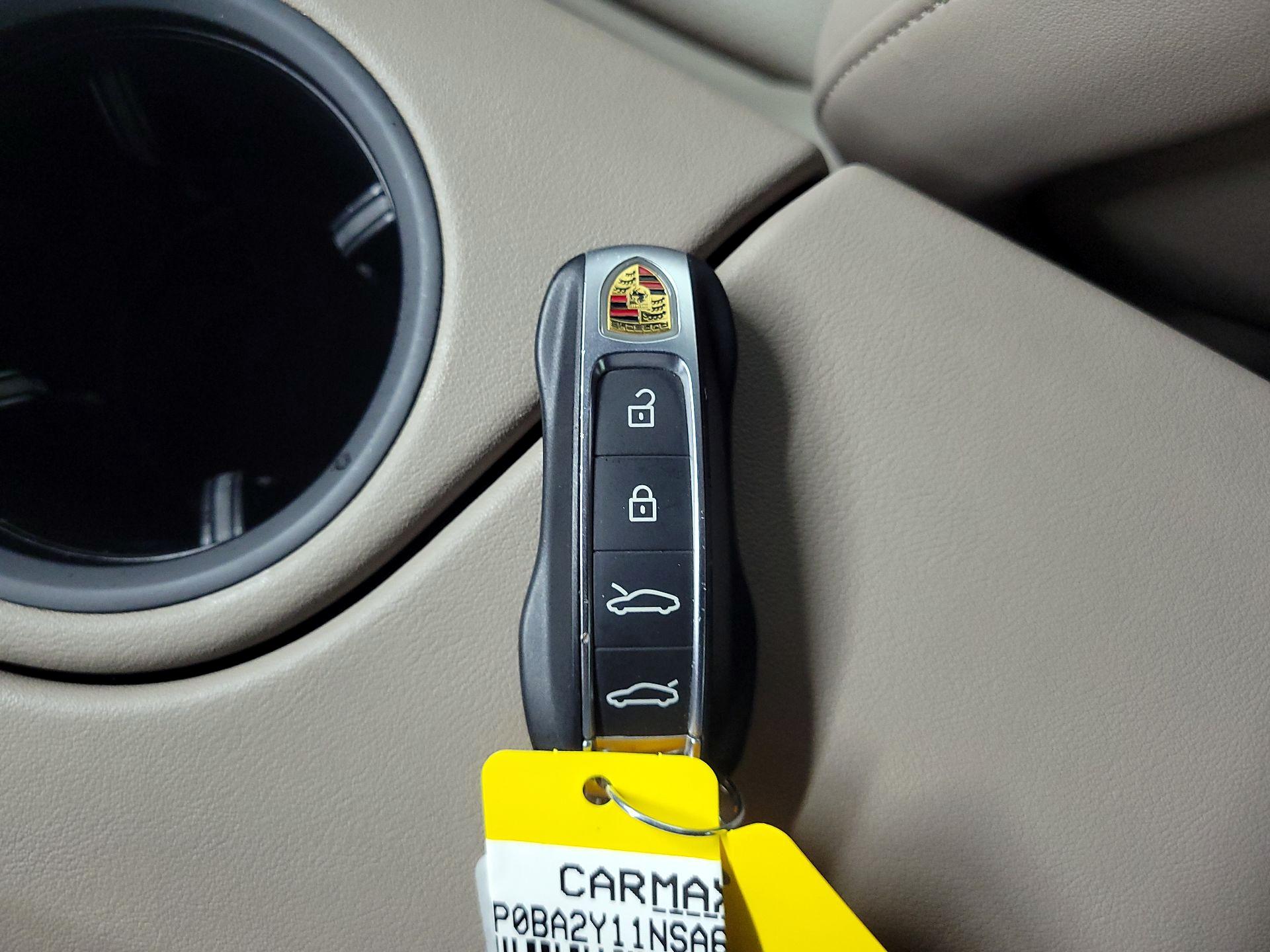 Thumbnail: 2022 Porsche Taycan - 20