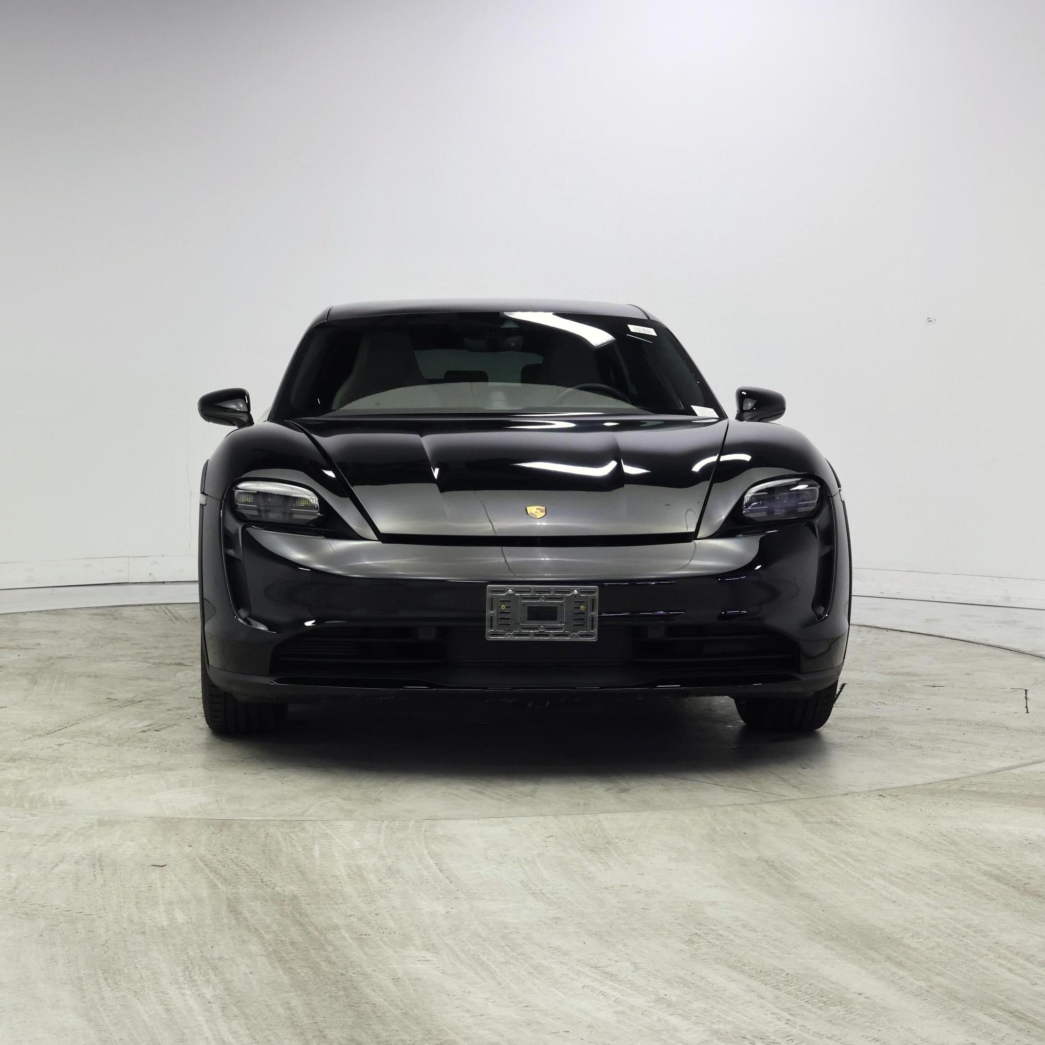 Thumbnail: 2022 Porsche Taycan - 5