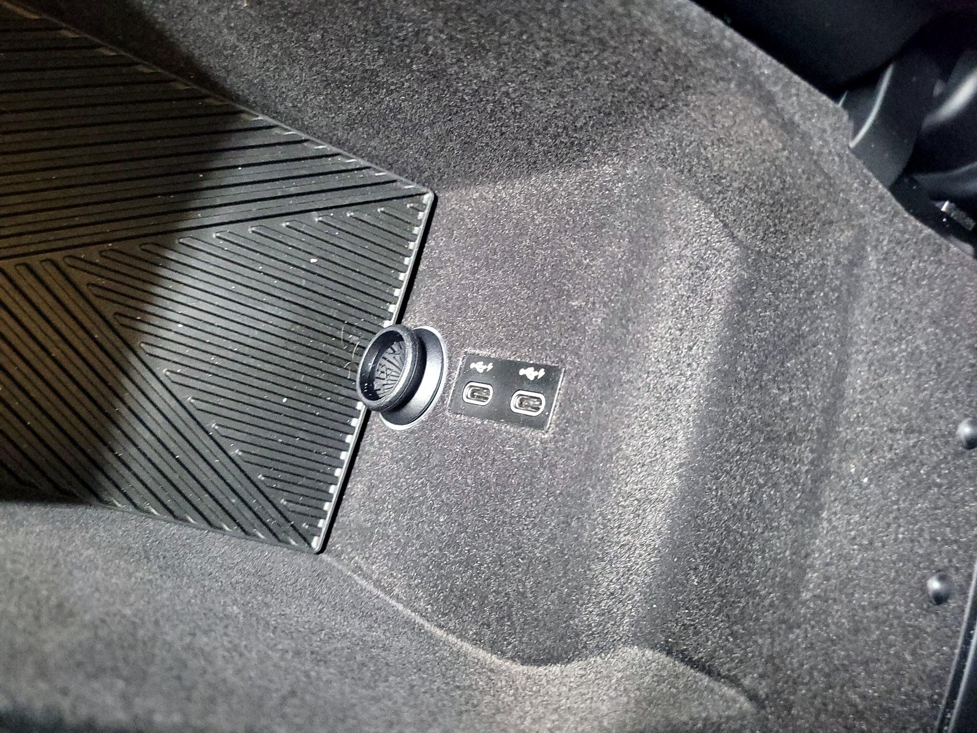 Thumbnail: 2023 BMW i7 - 18