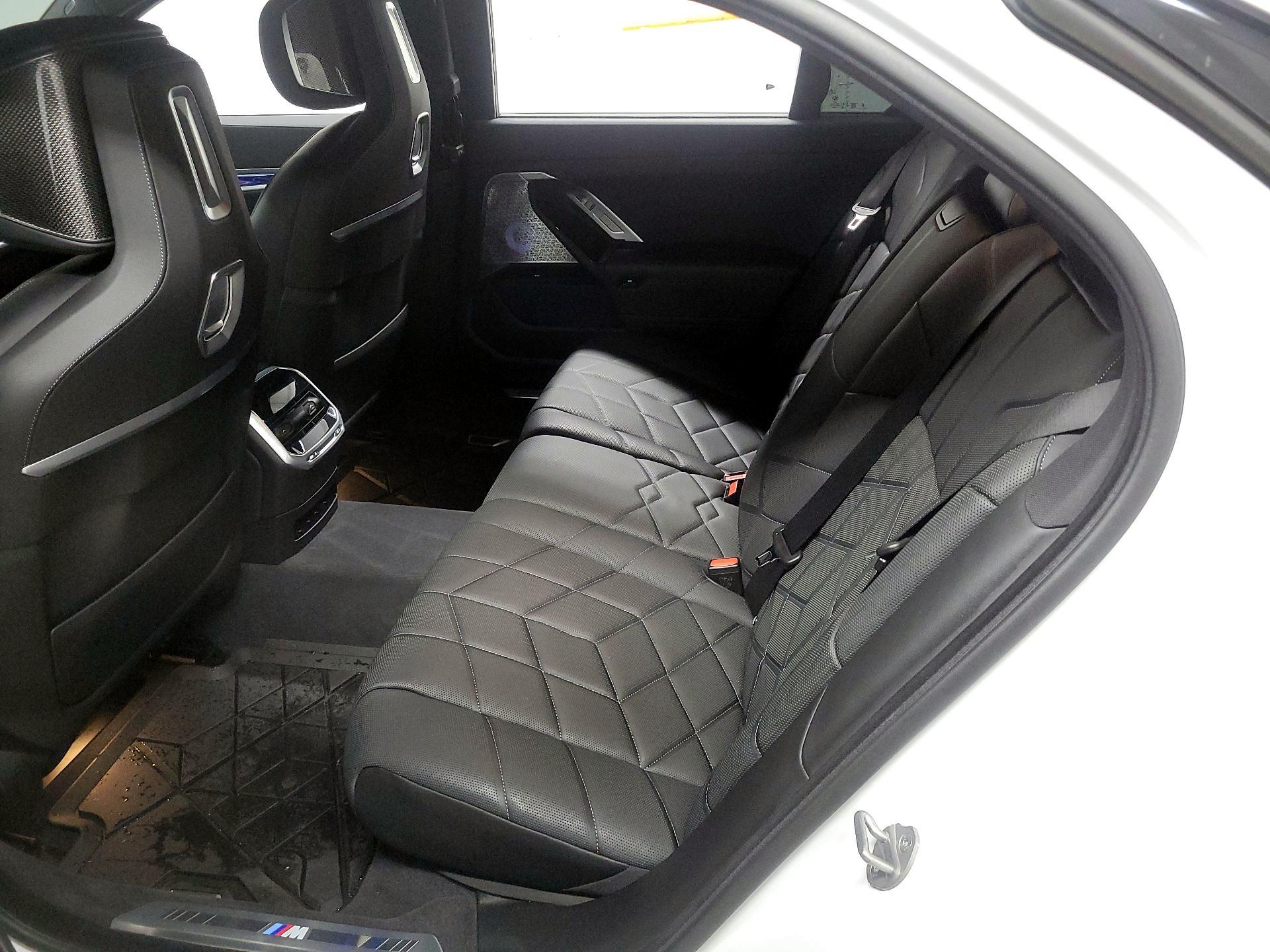 Thumbnail: 2023 BMW i7 - 20