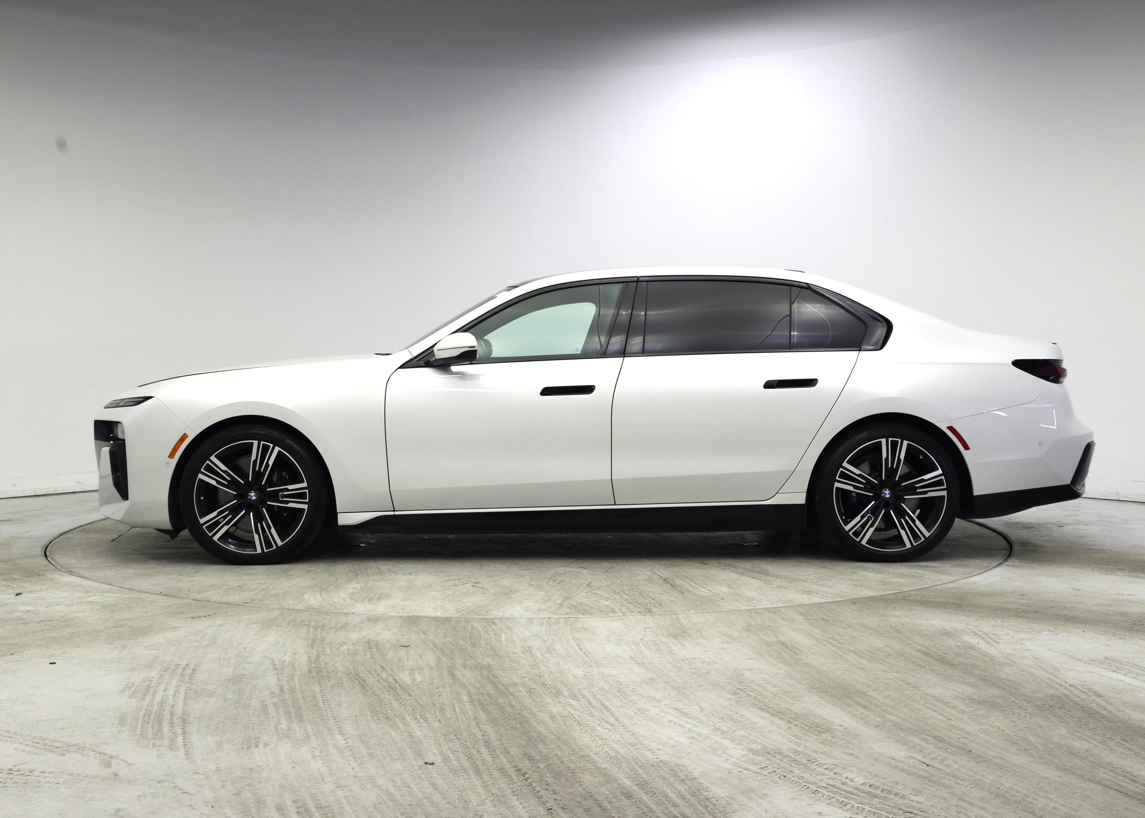 Thumbnail: 2023 BMW i7 - 3