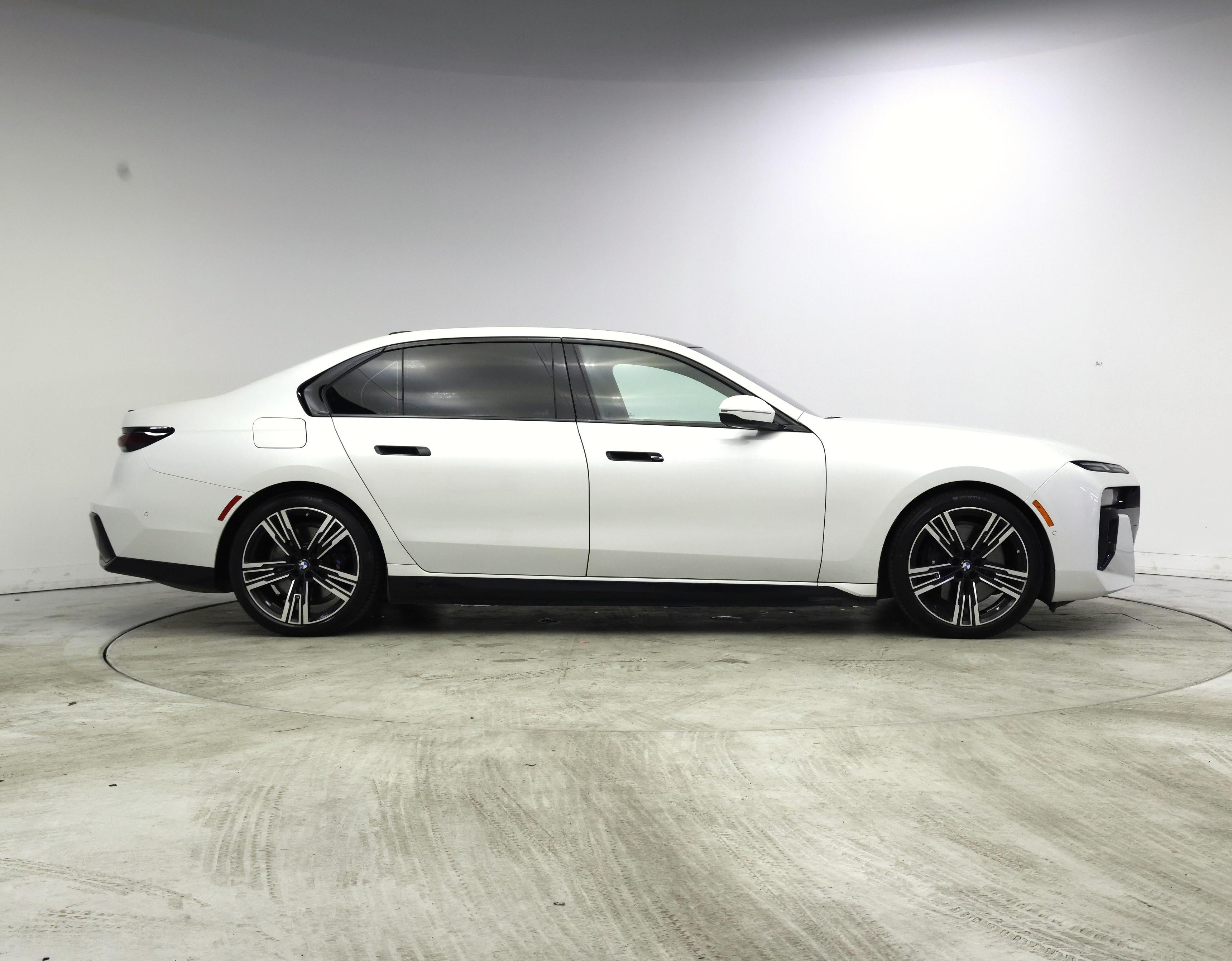 Thumbnail: 2023 BMW i7 - 7