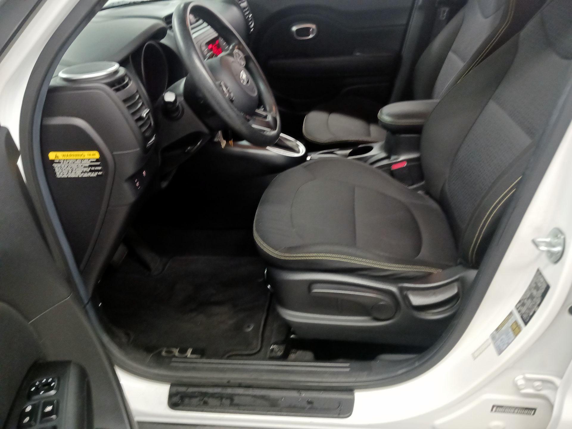 Thumbnail: 2015 Kia Soul - 11