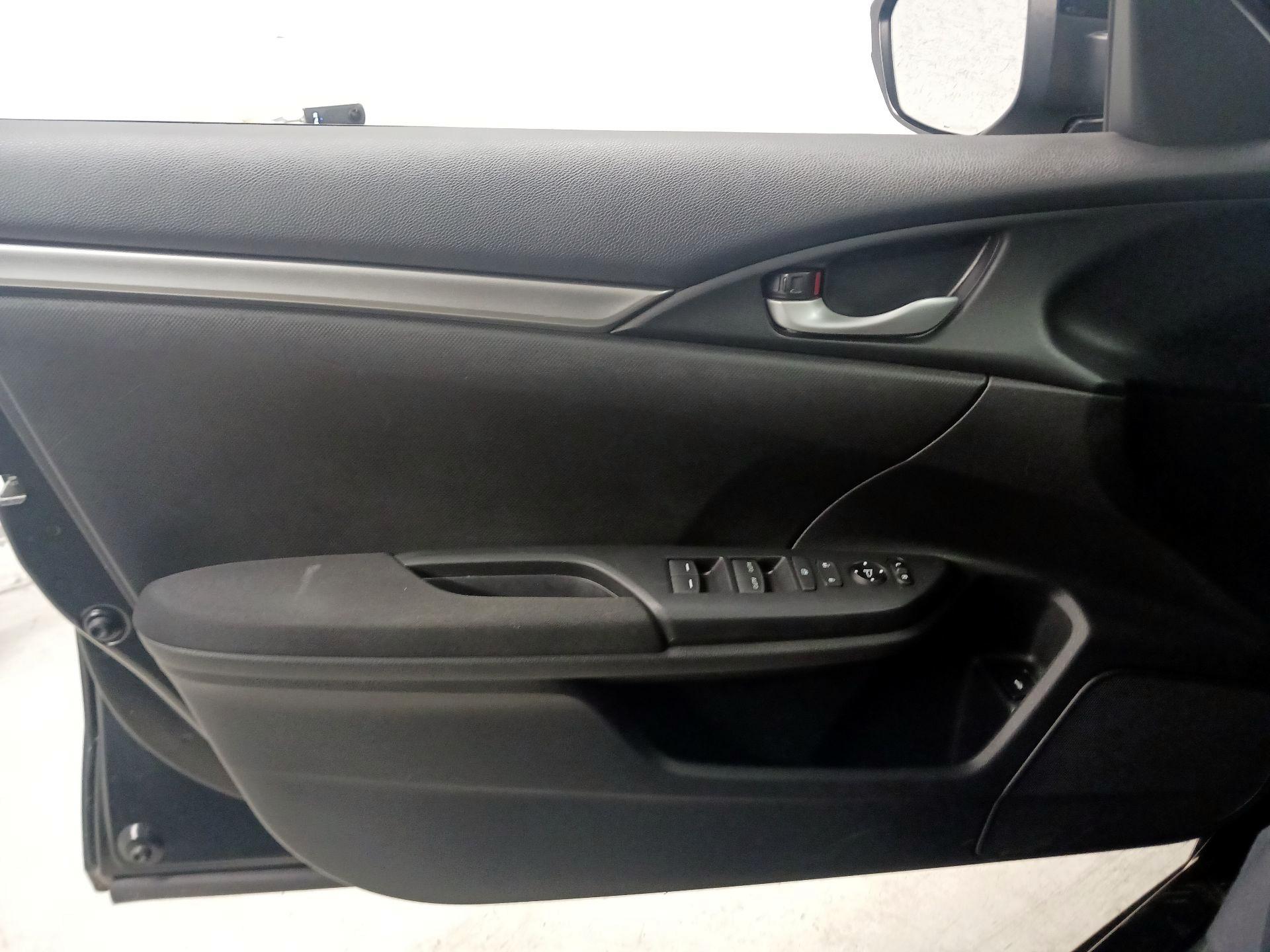 Thumbnail: 2017 Honda Civic - 12