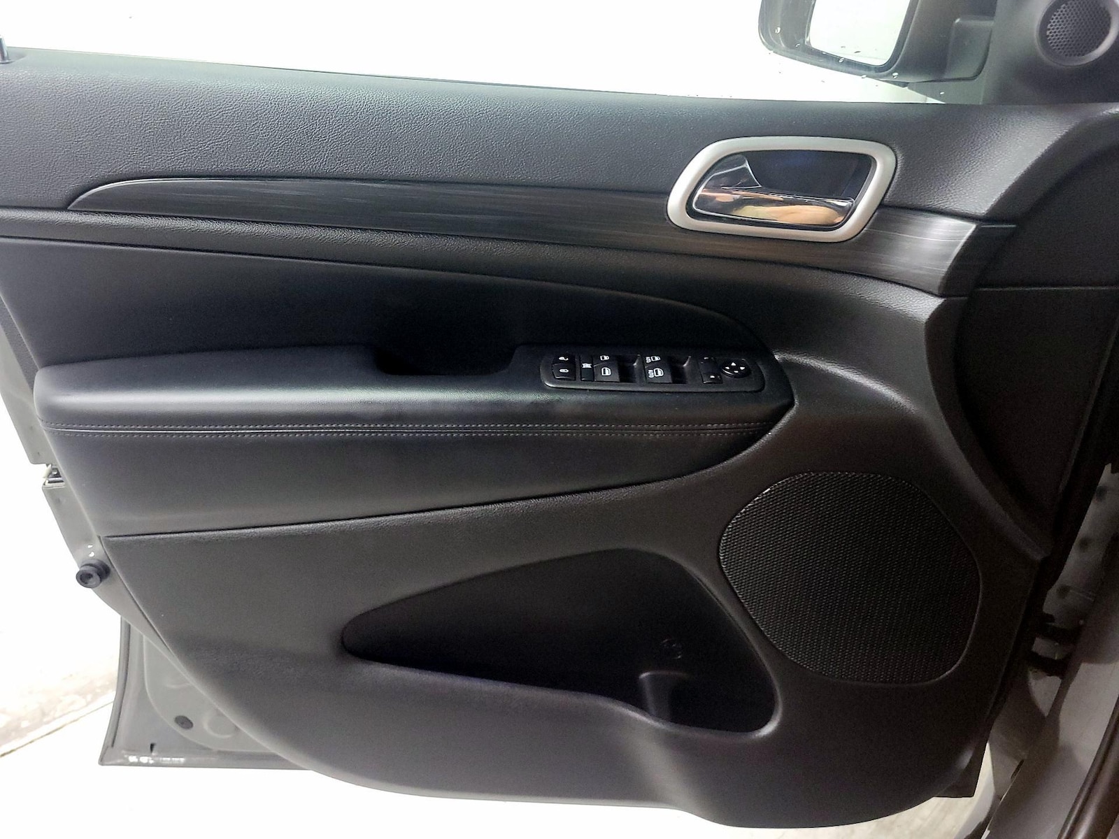 2020 Jeep Grand Cherokee Altitude - Photo 13