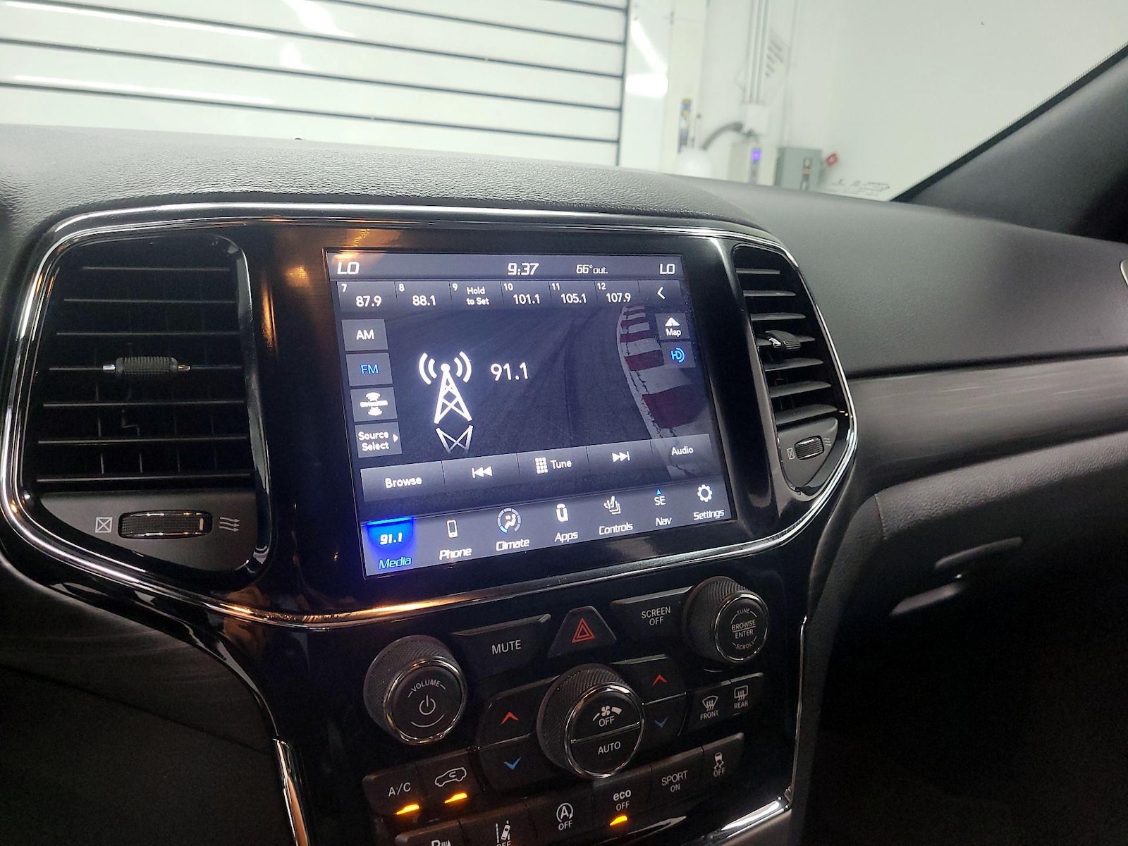 2020 Jeep Grand Cherokee Altitude - Photo 15