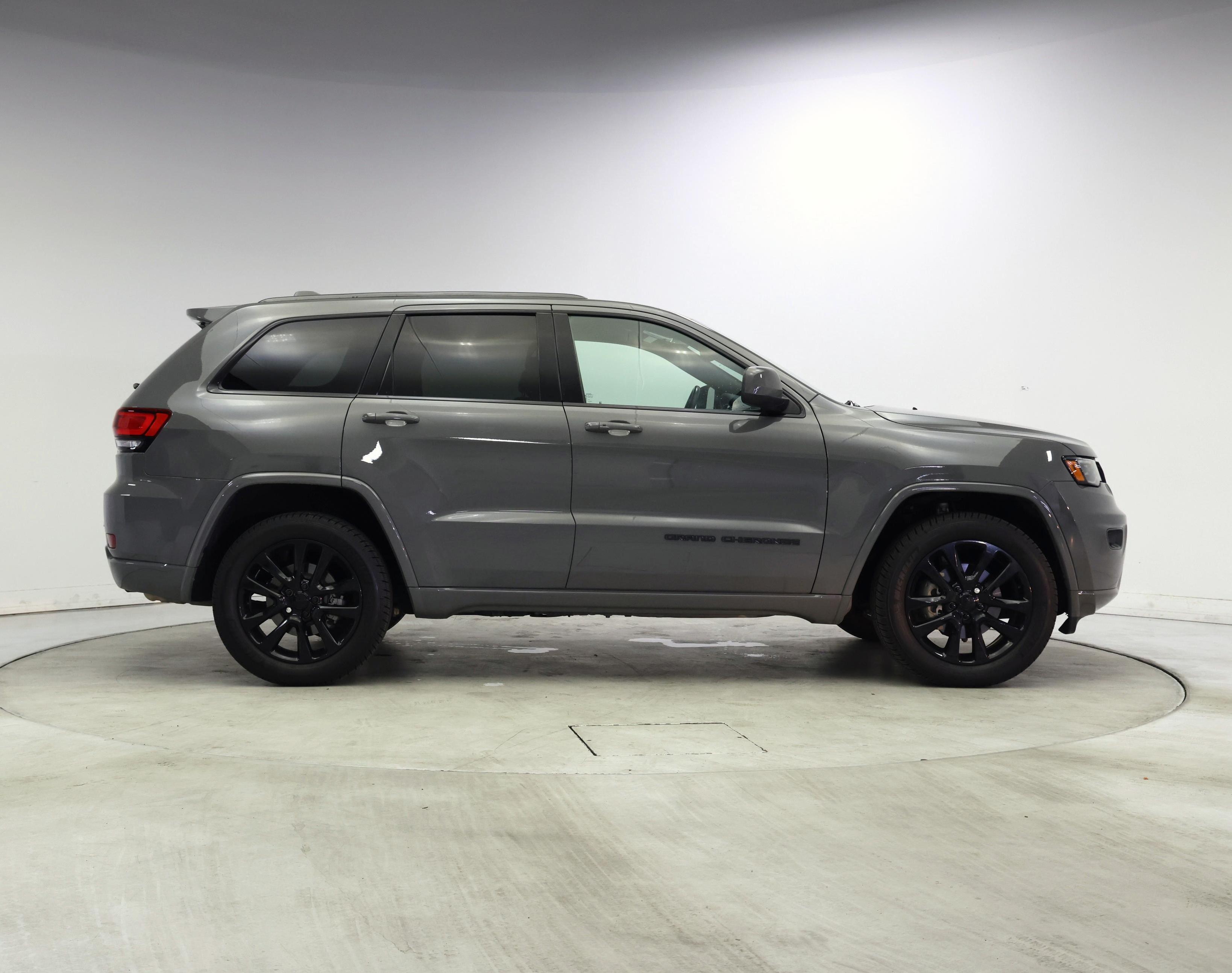 Thumbnail: 2020 Jeep Grand Cherokee - 7