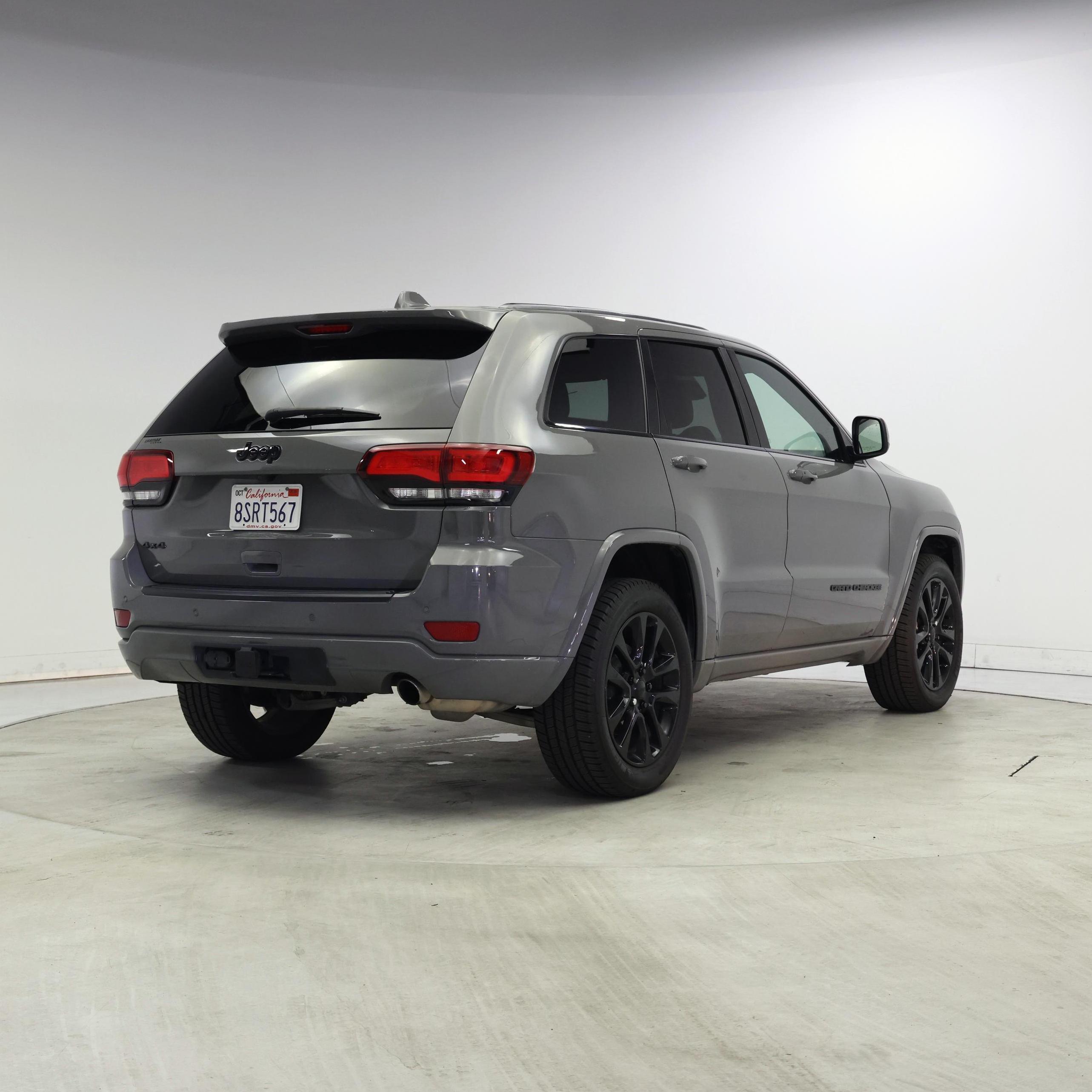 Thumbnail: 2020 Jeep Grand Cherokee - 8