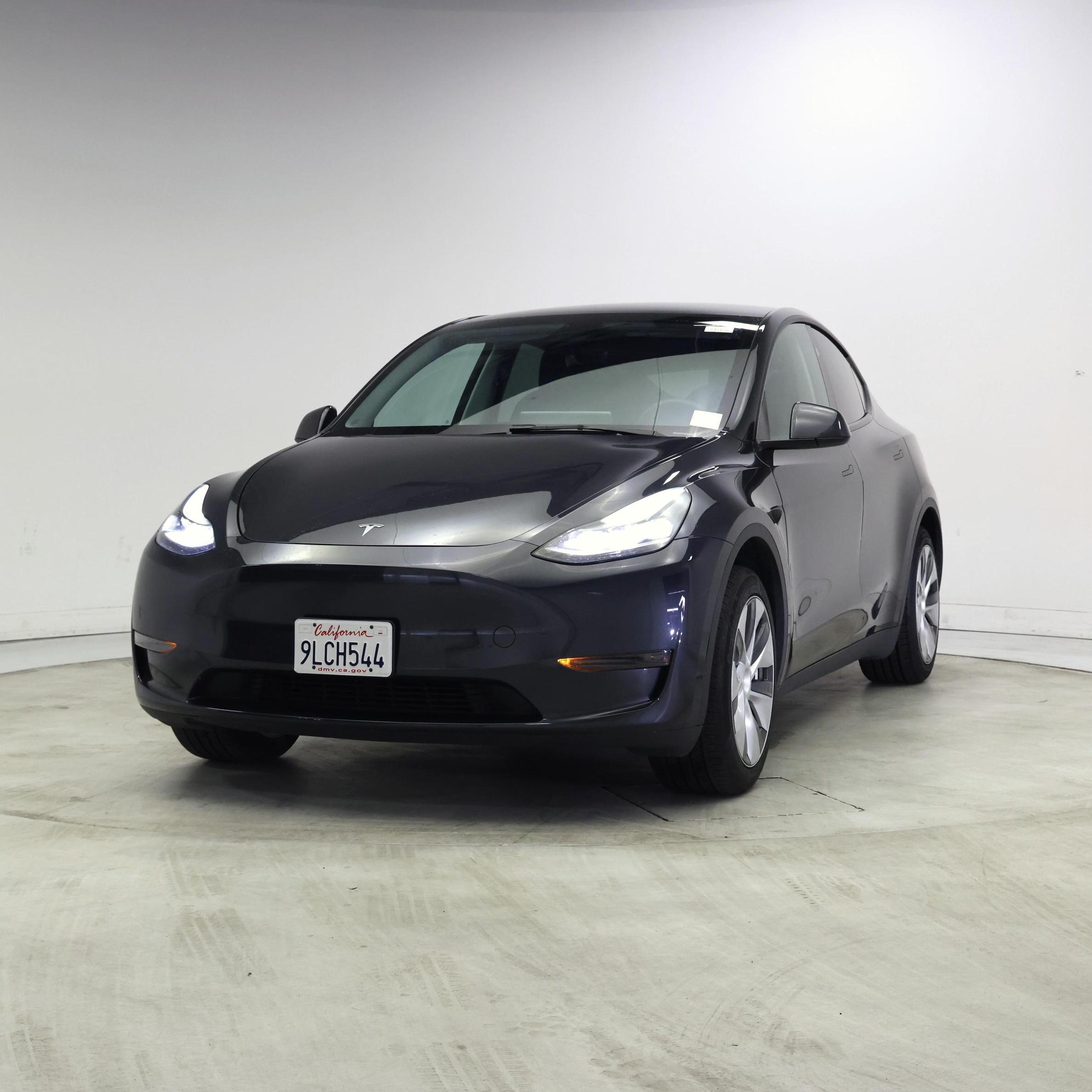 Thumbnail: 2024 Tesla Model Y - 4