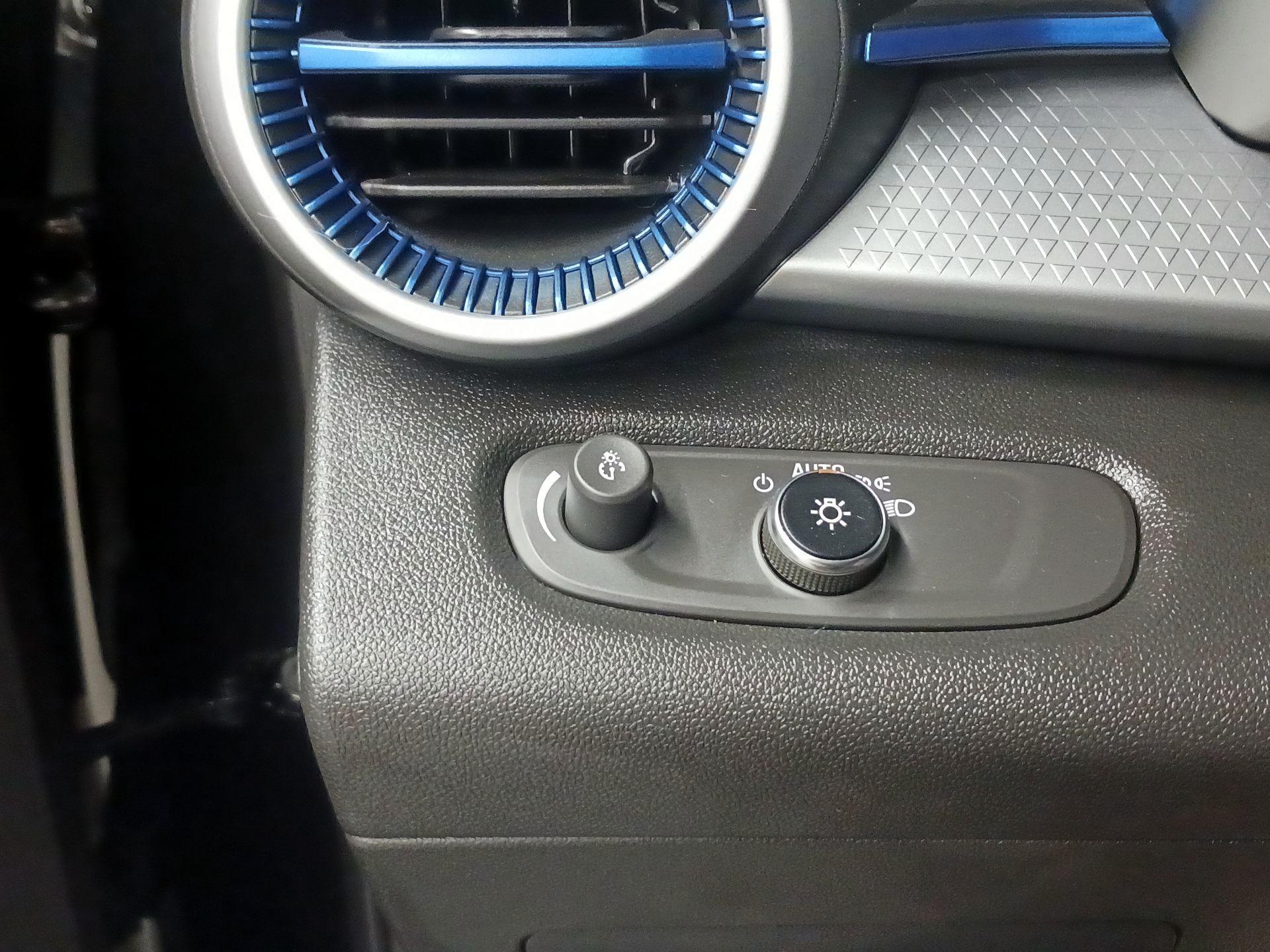 Thumbnail: 2025 Chevrolet Trax - 13