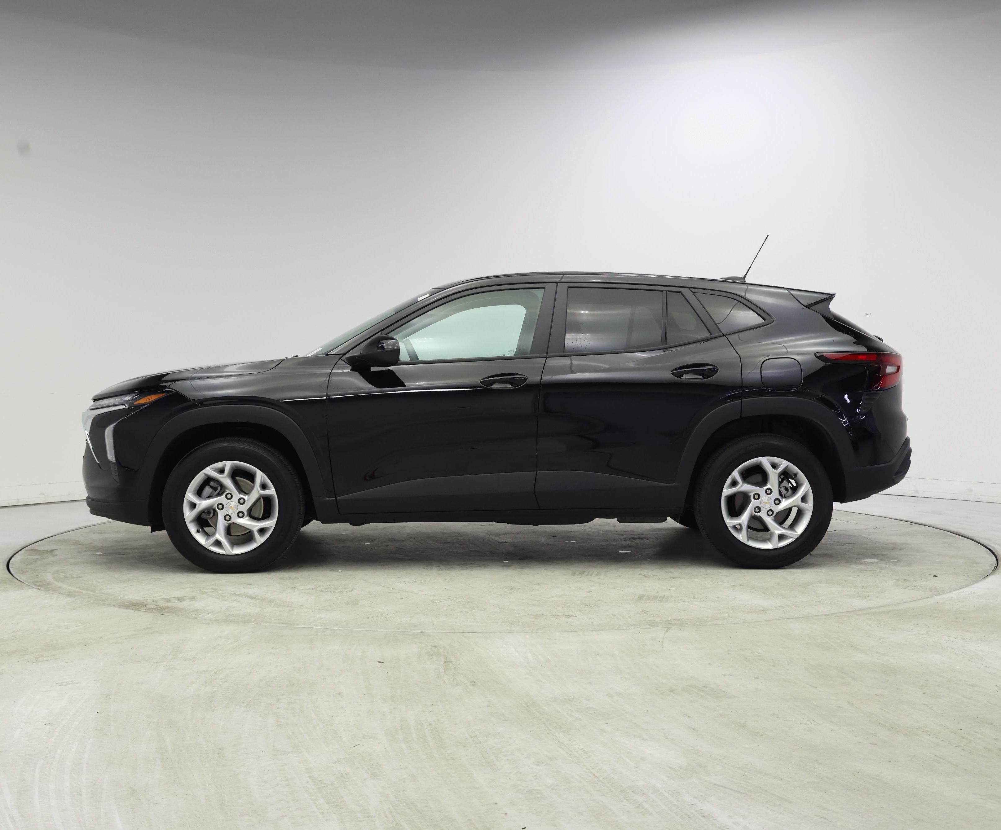 Thumbnail: 2025 Chevrolet Trax - 3