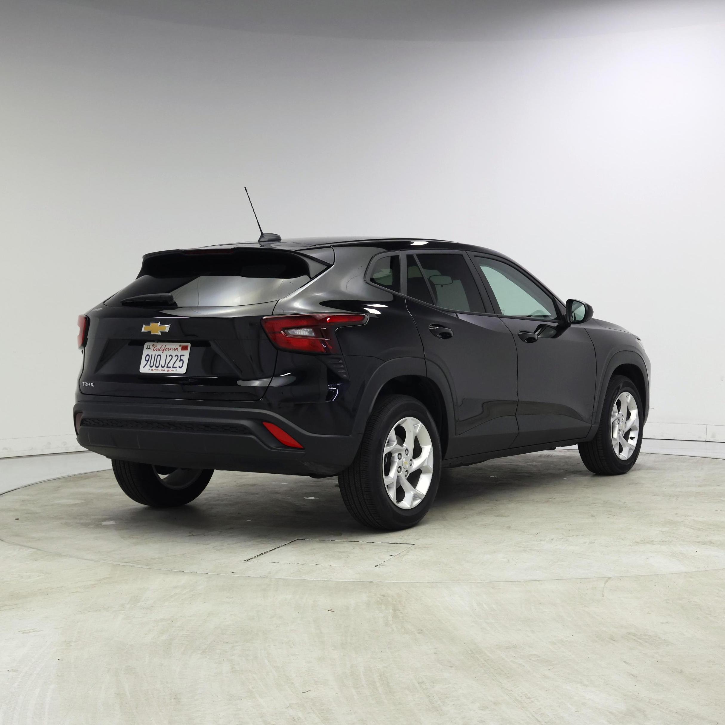 Thumbnail: 2025 Chevrolet Trax - 8