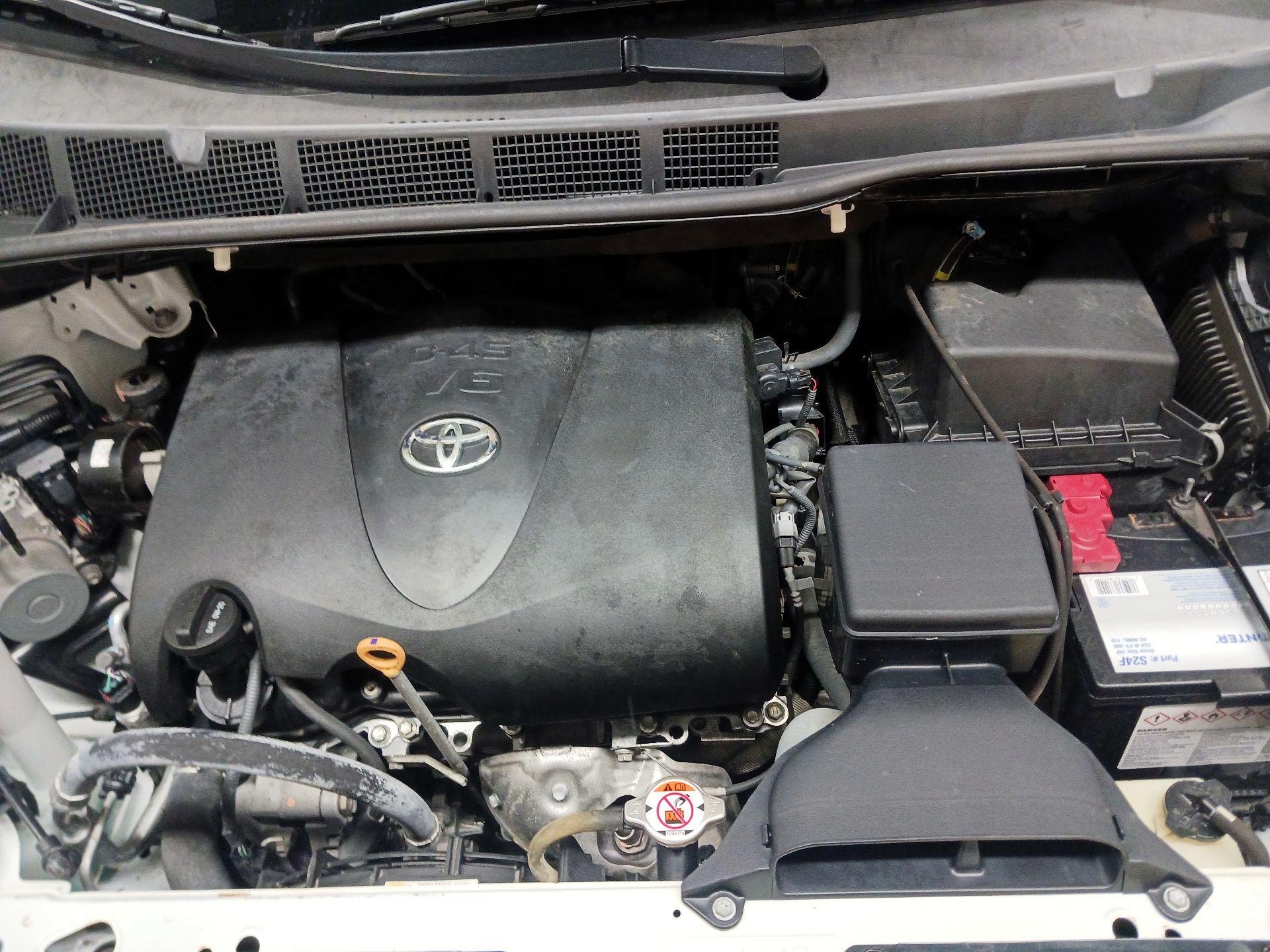 Thumbnail: 2017 Toyota Sienna - 19
