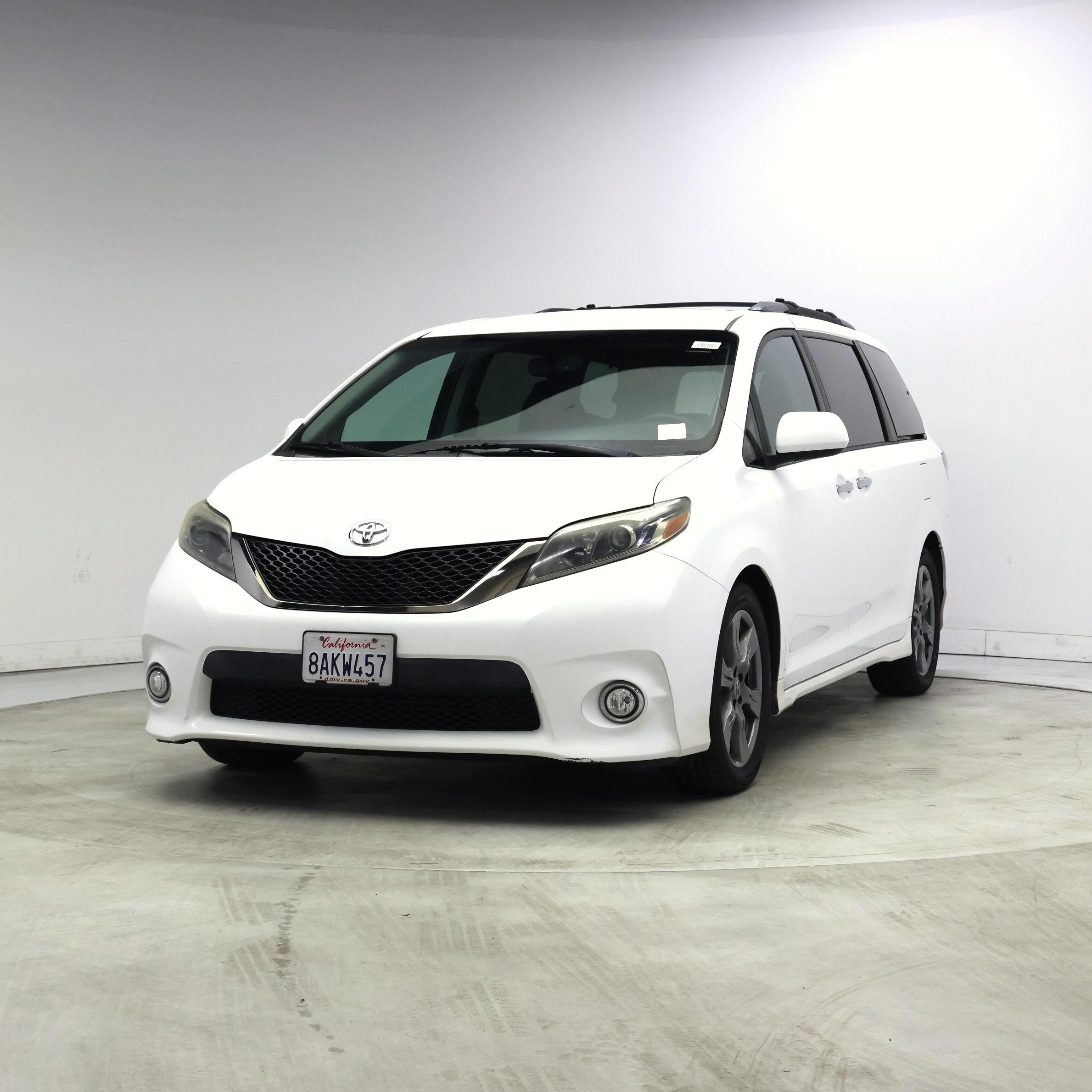Thumbnail: 2017 Toyota Sienna - 4