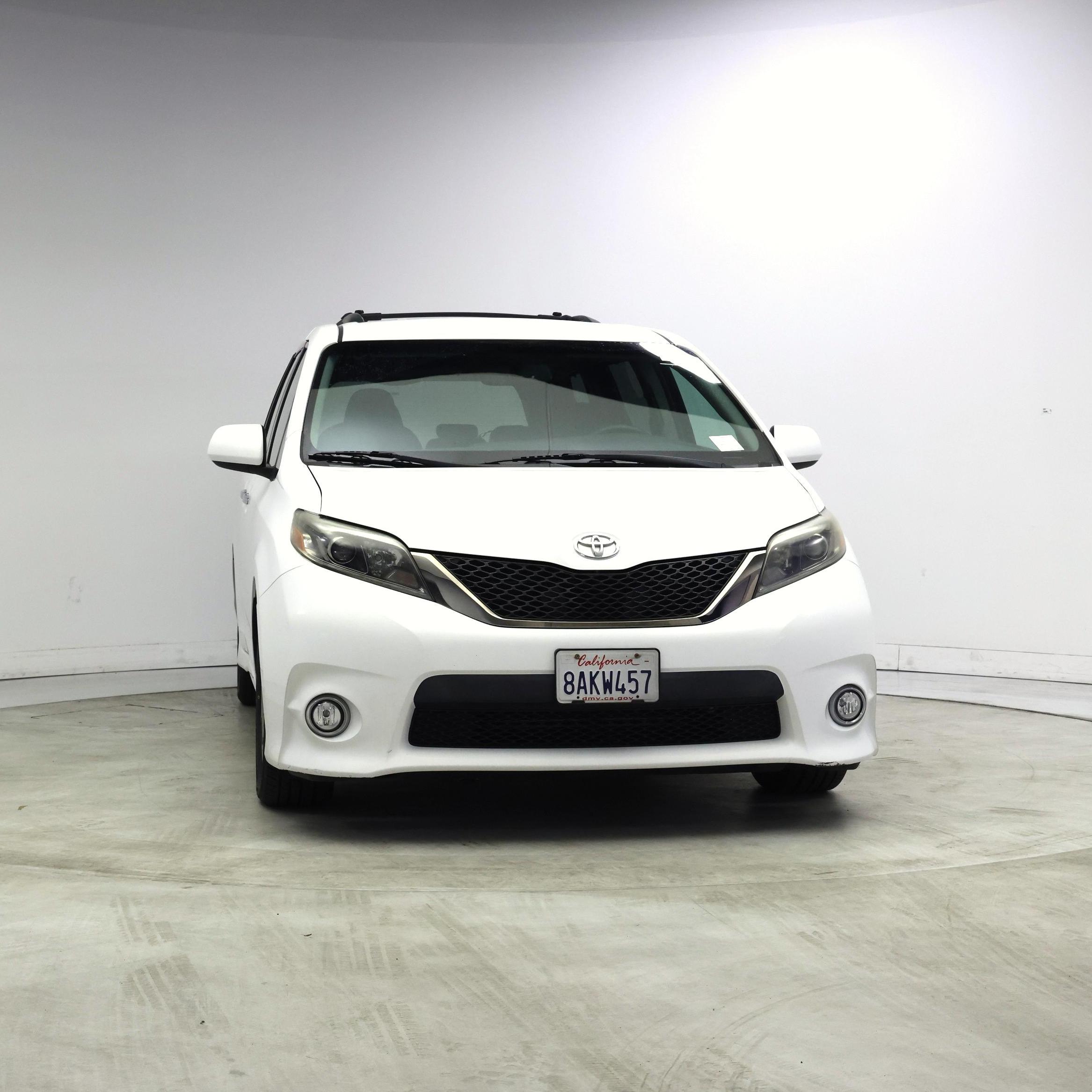Thumbnail: 2017 Toyota Sienna - 5