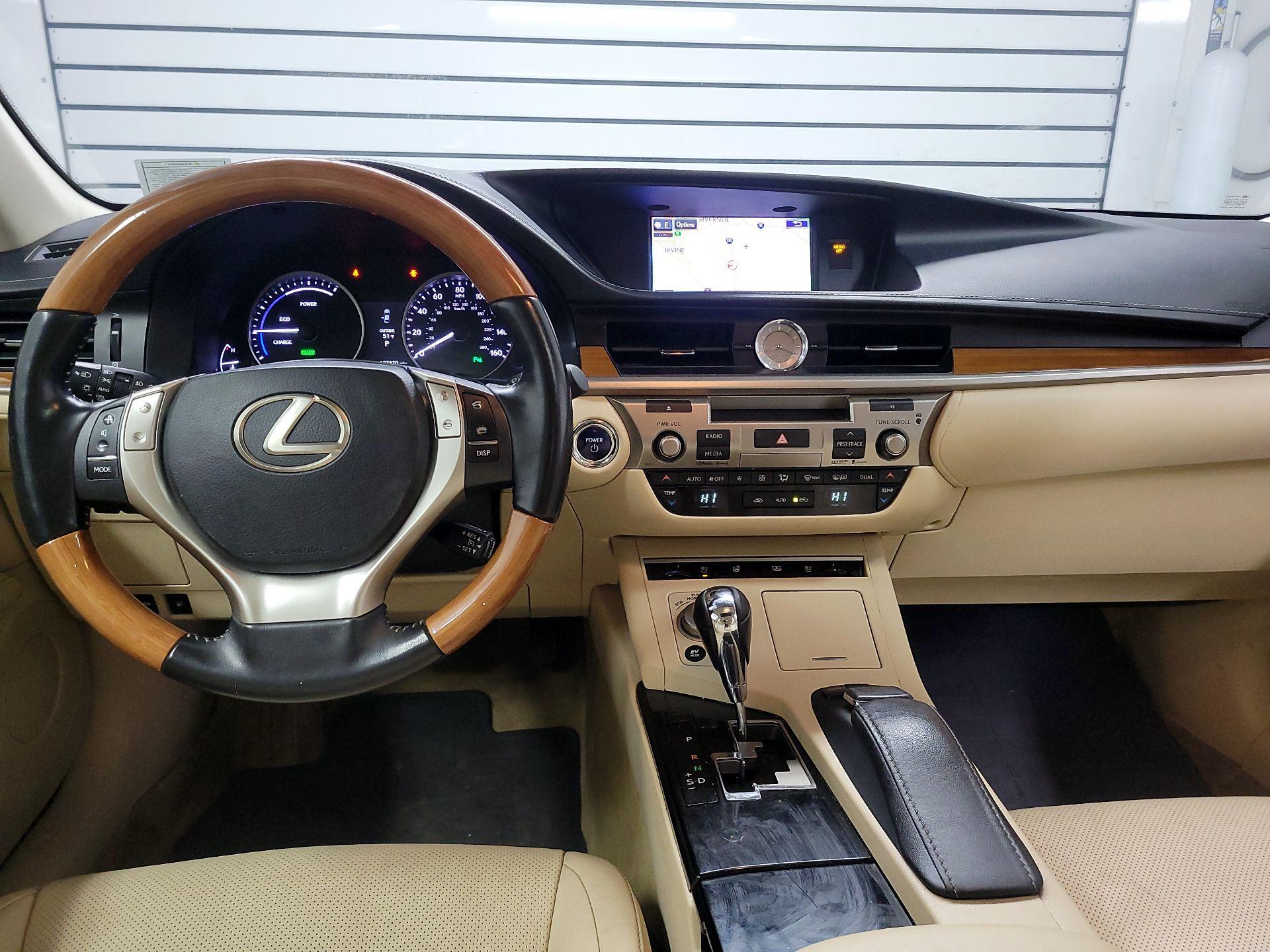 Thumbnail: 2015 Lexus ES - 9