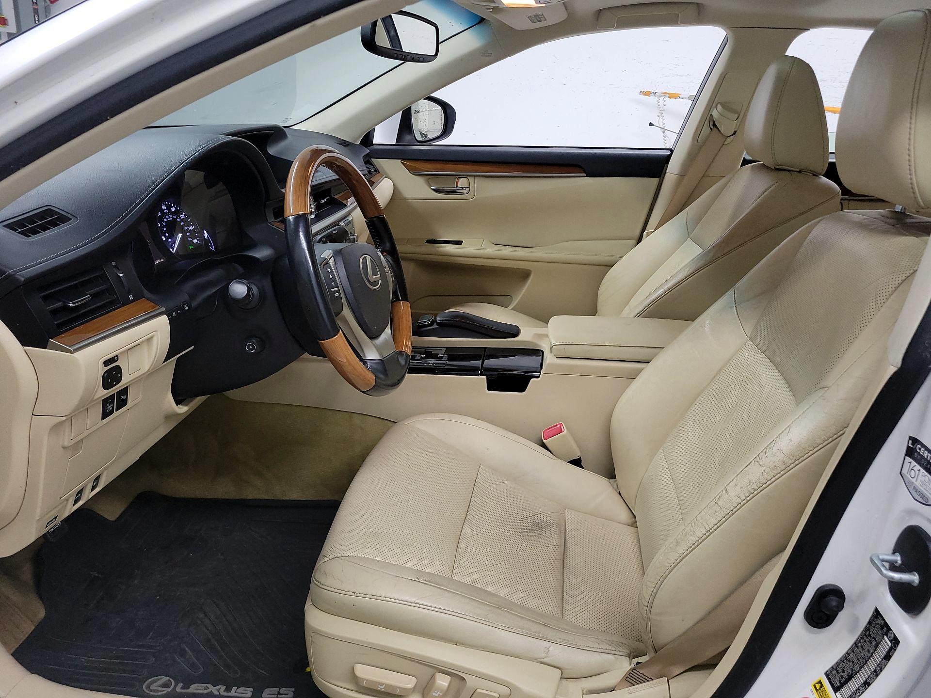 Thumbnail: 2015 Lexus ES - 11