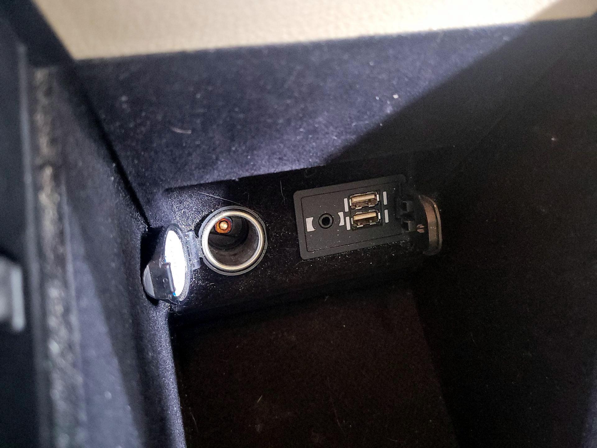 Thumbnail: 2015 Lexus ES - 18