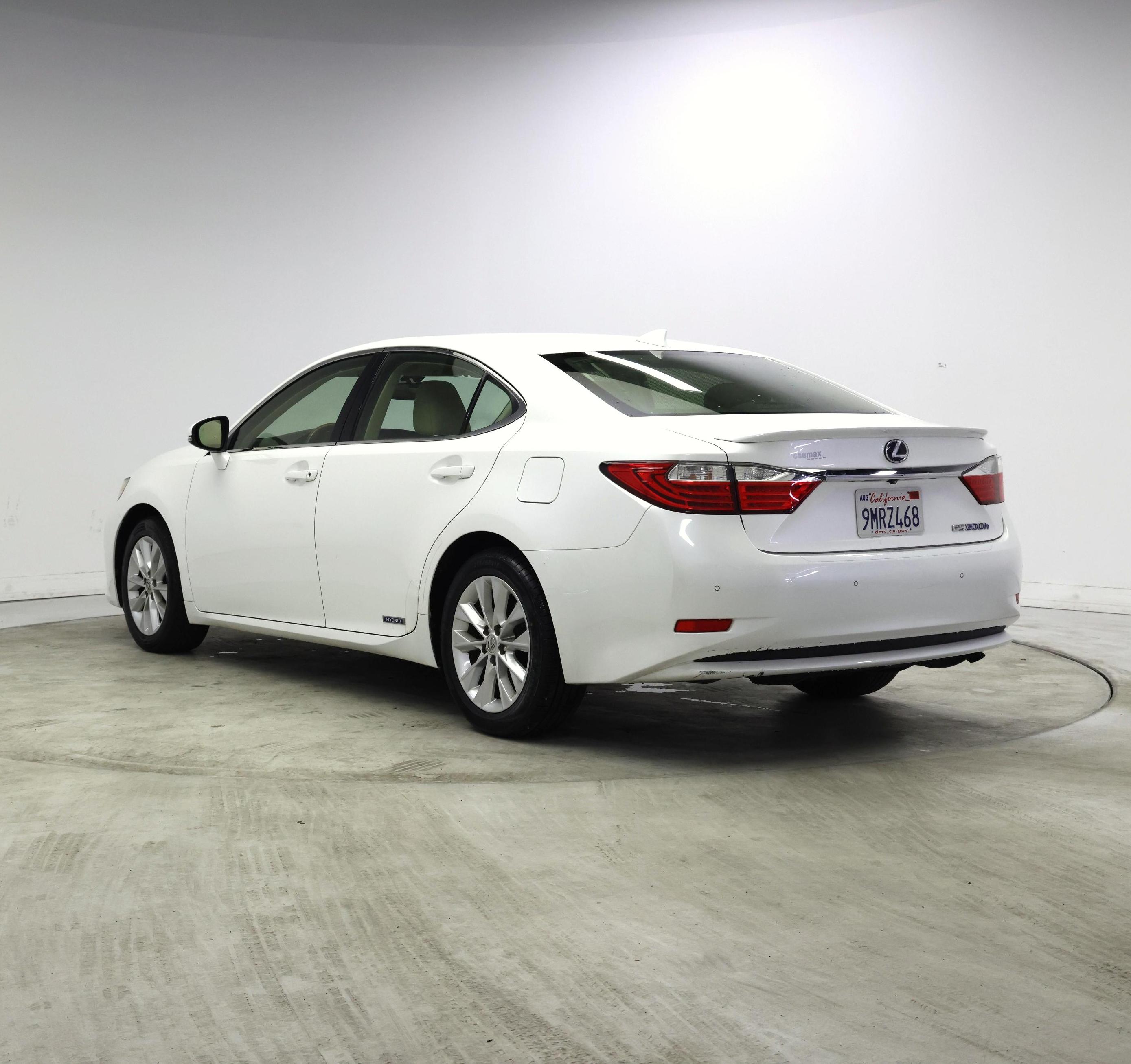 Thumbnail: 2015 Lexus ES - 2