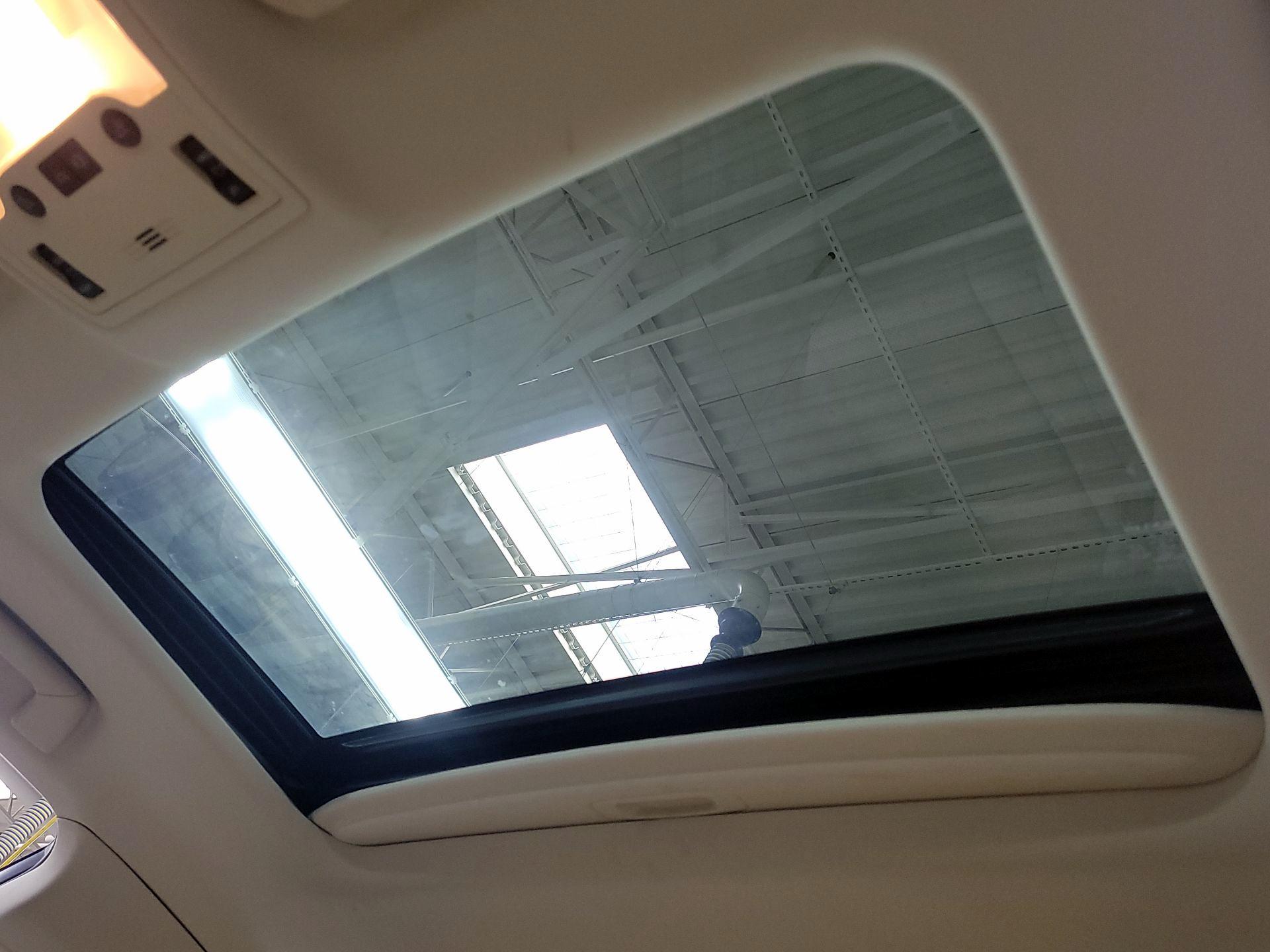 Thumbnail: 2015 Lexus ES - 19