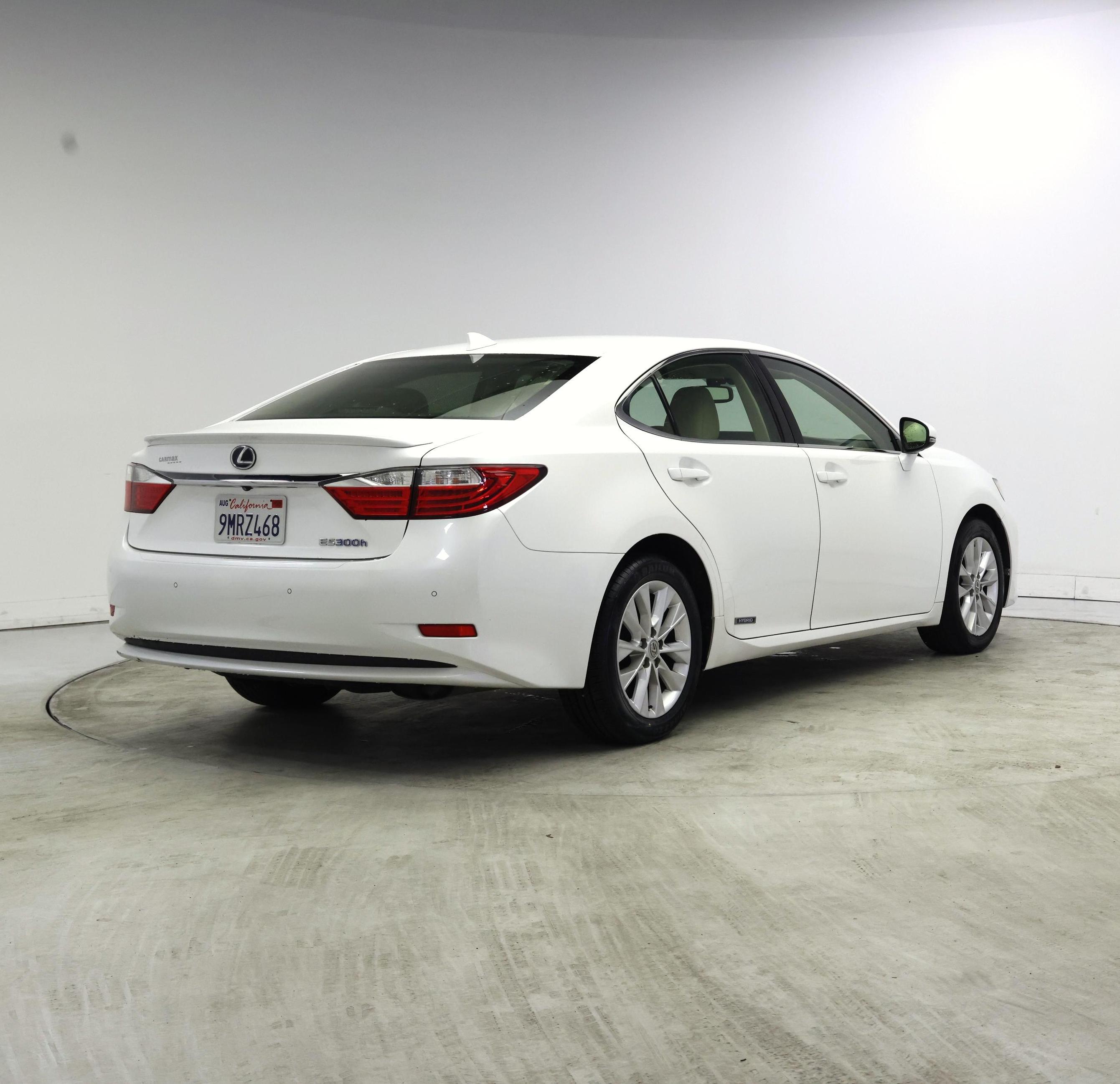 Thumbnail: 2015 Lexus ES - 8