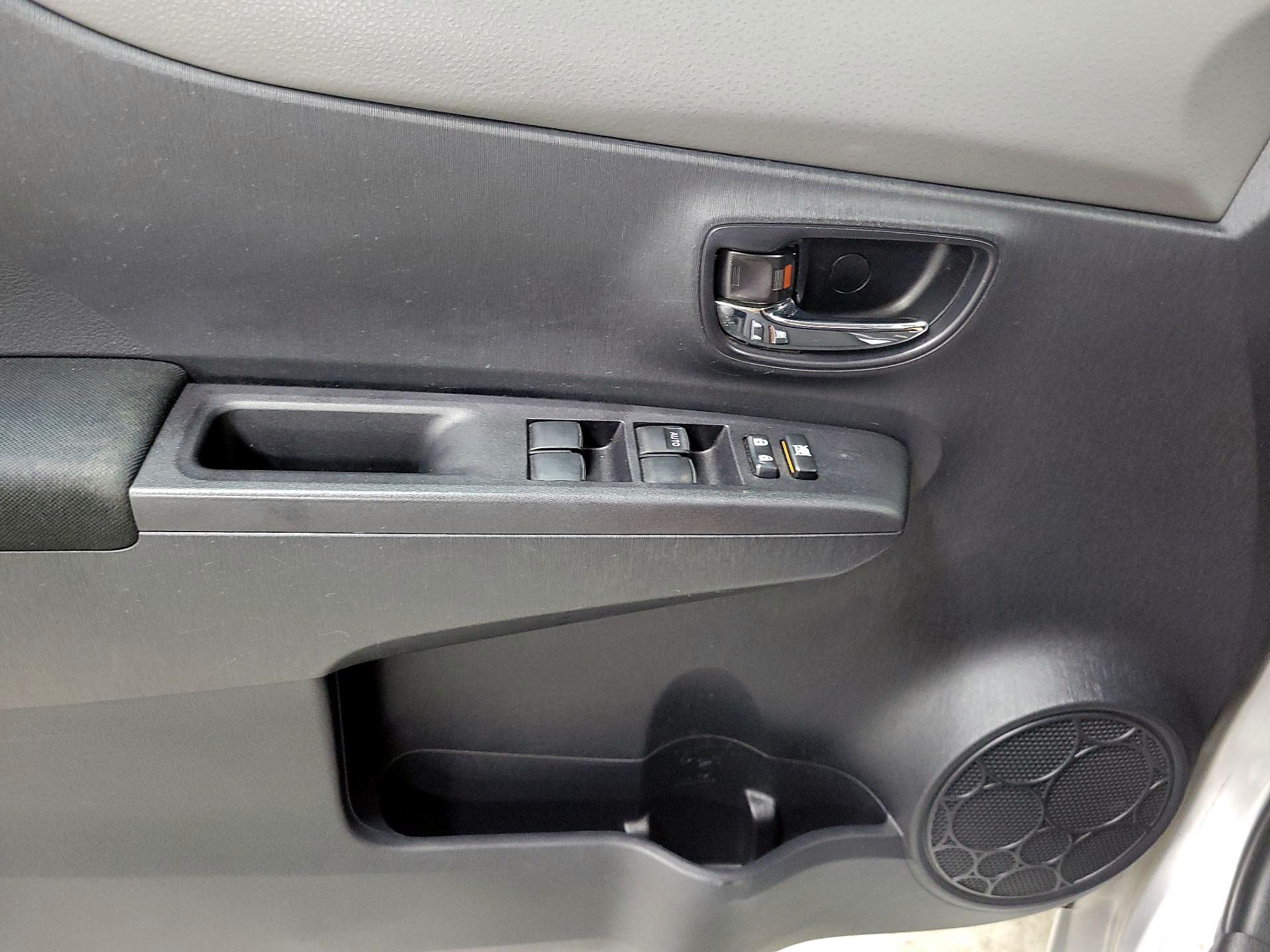 Thumbnail: 2014 Toyota Yaris - 12