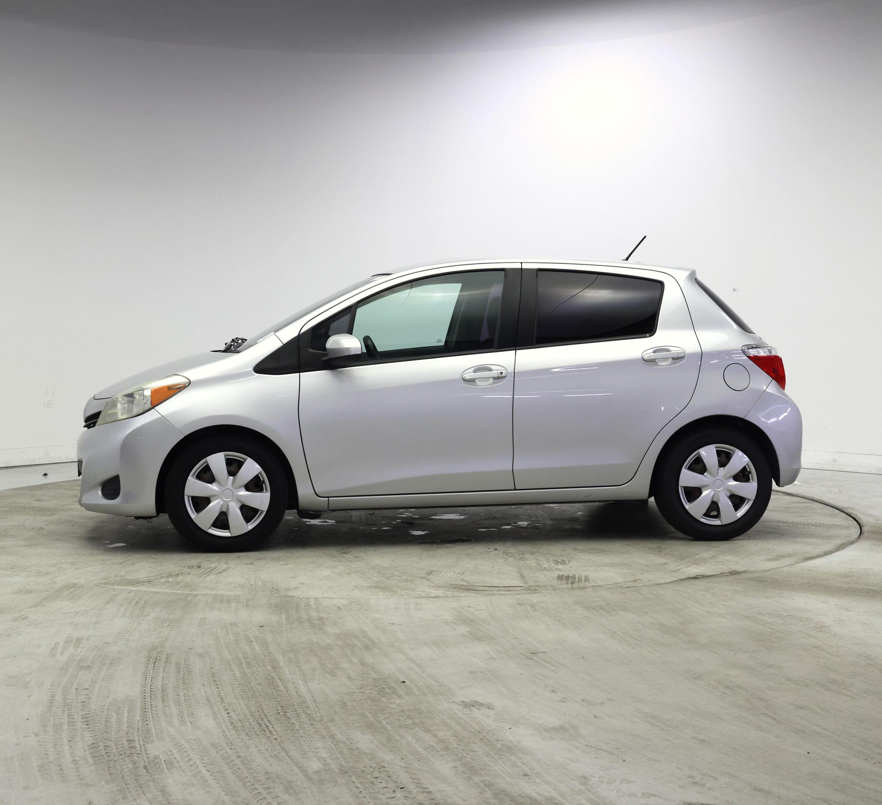 Thumbnail: 2014 Toyota Yaris - 3