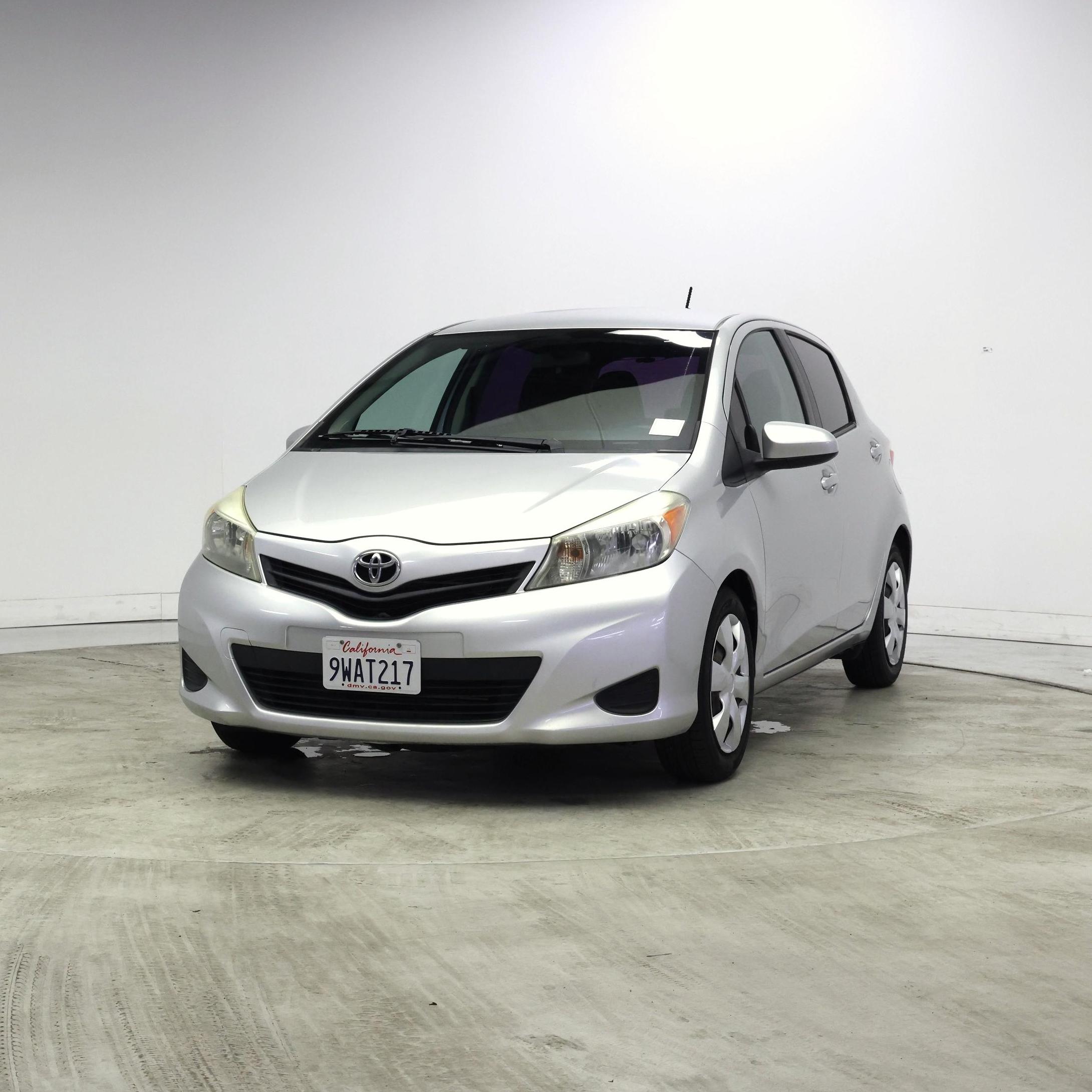 Thumbnail: 2014 Toyota Yaris - 4