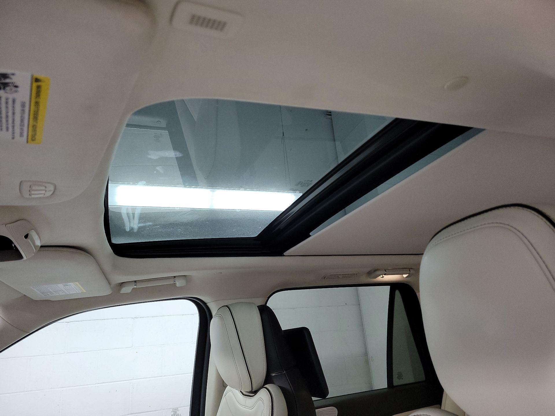 Thumbnail: 2019 Lincoln Navigator L - 20