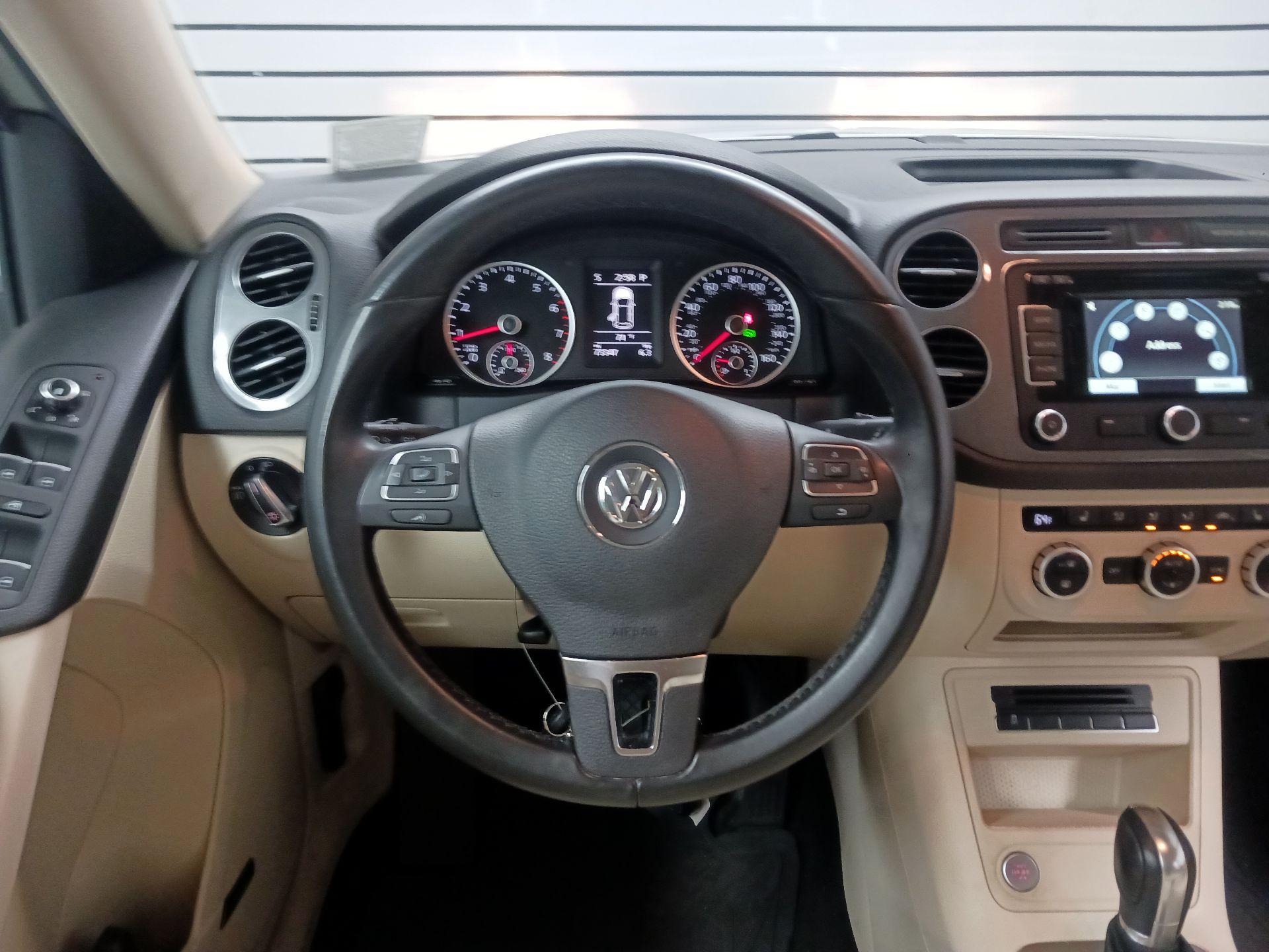 Thumbnail: 2015 Volkswagen Tiguan - 10